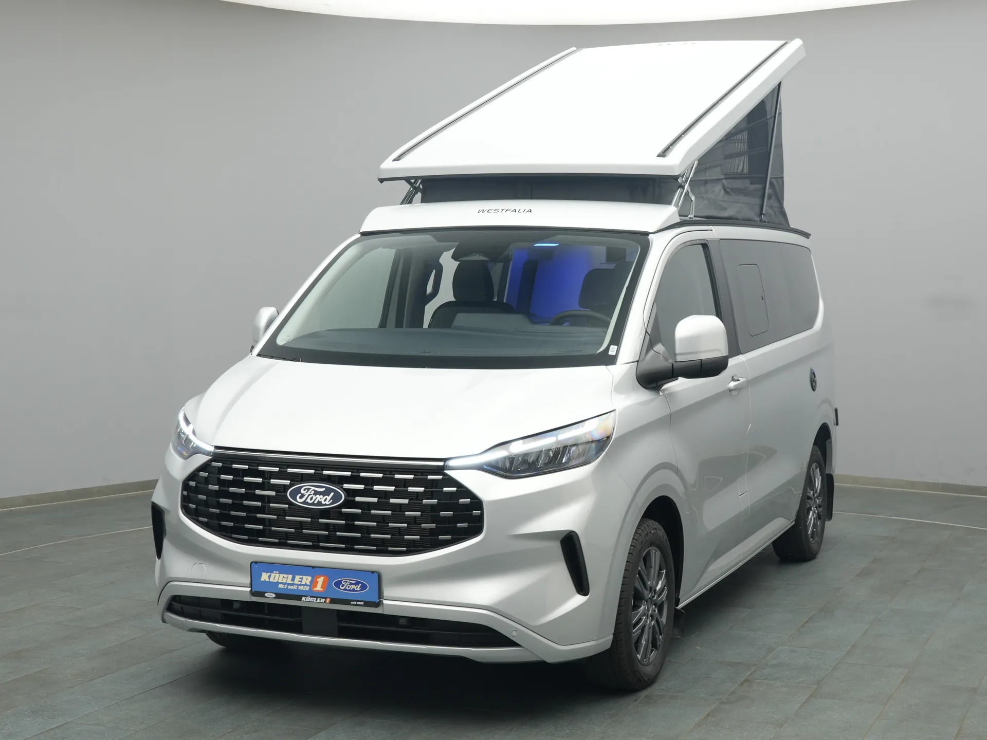 Ford Nugget in silber