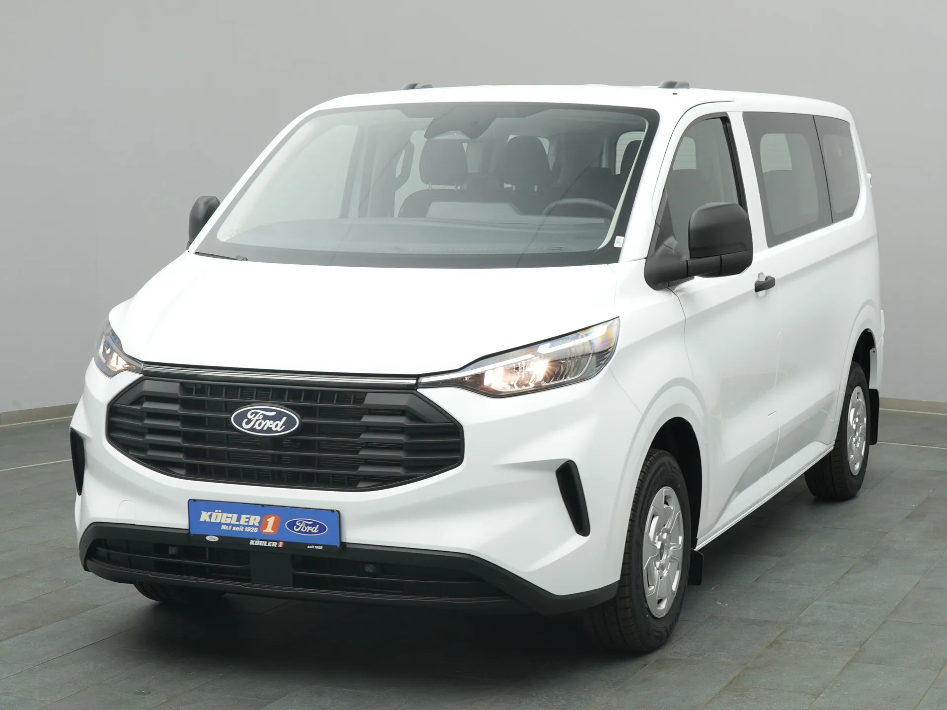 Ford Transit Custom Kombi in weiss