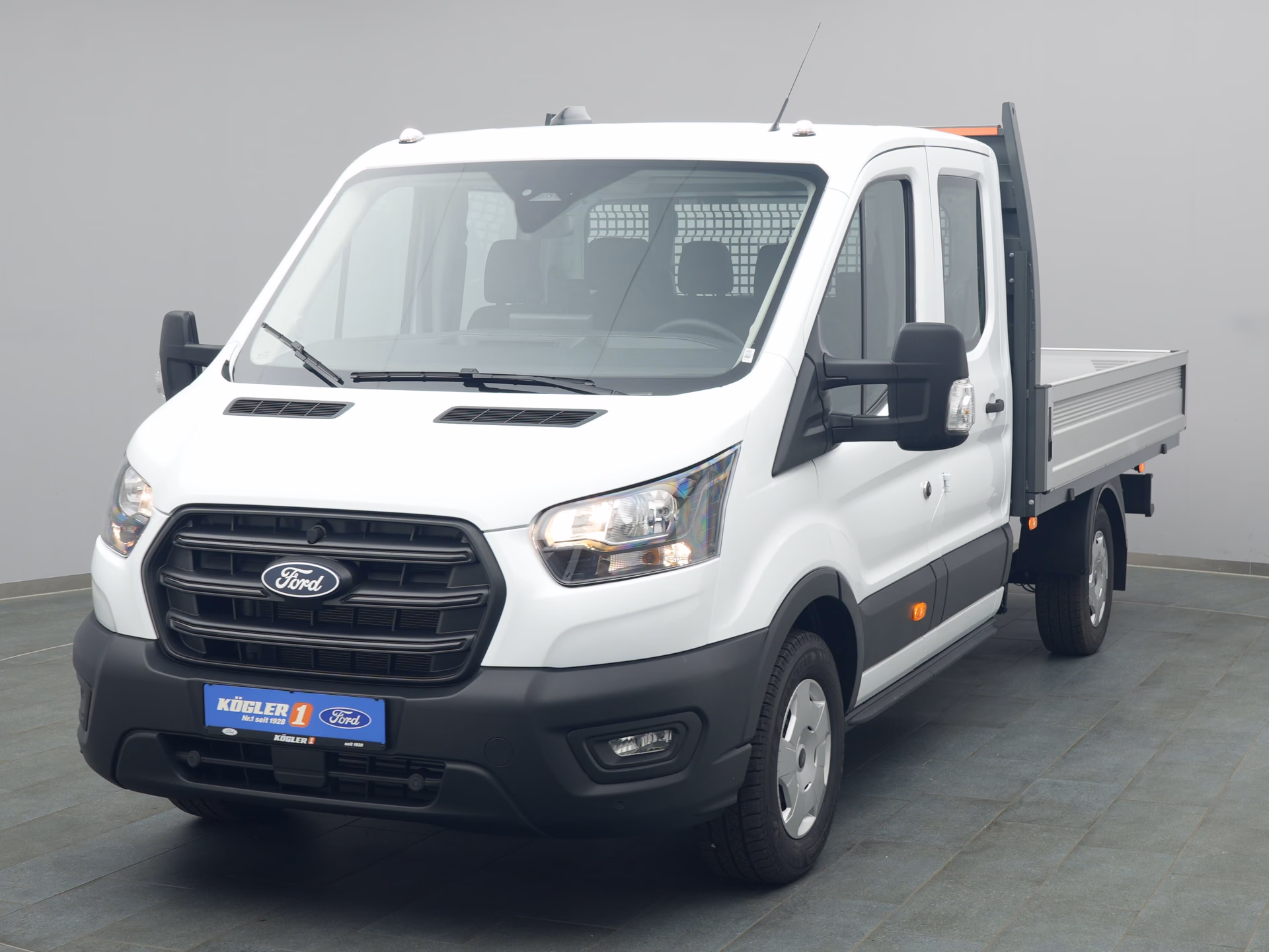 Ford Transit Pritsche Doka in weiss