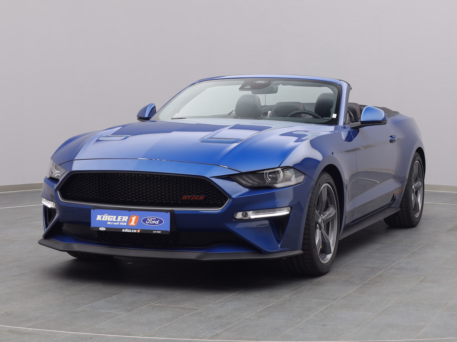 Ford Mustang GT in blau