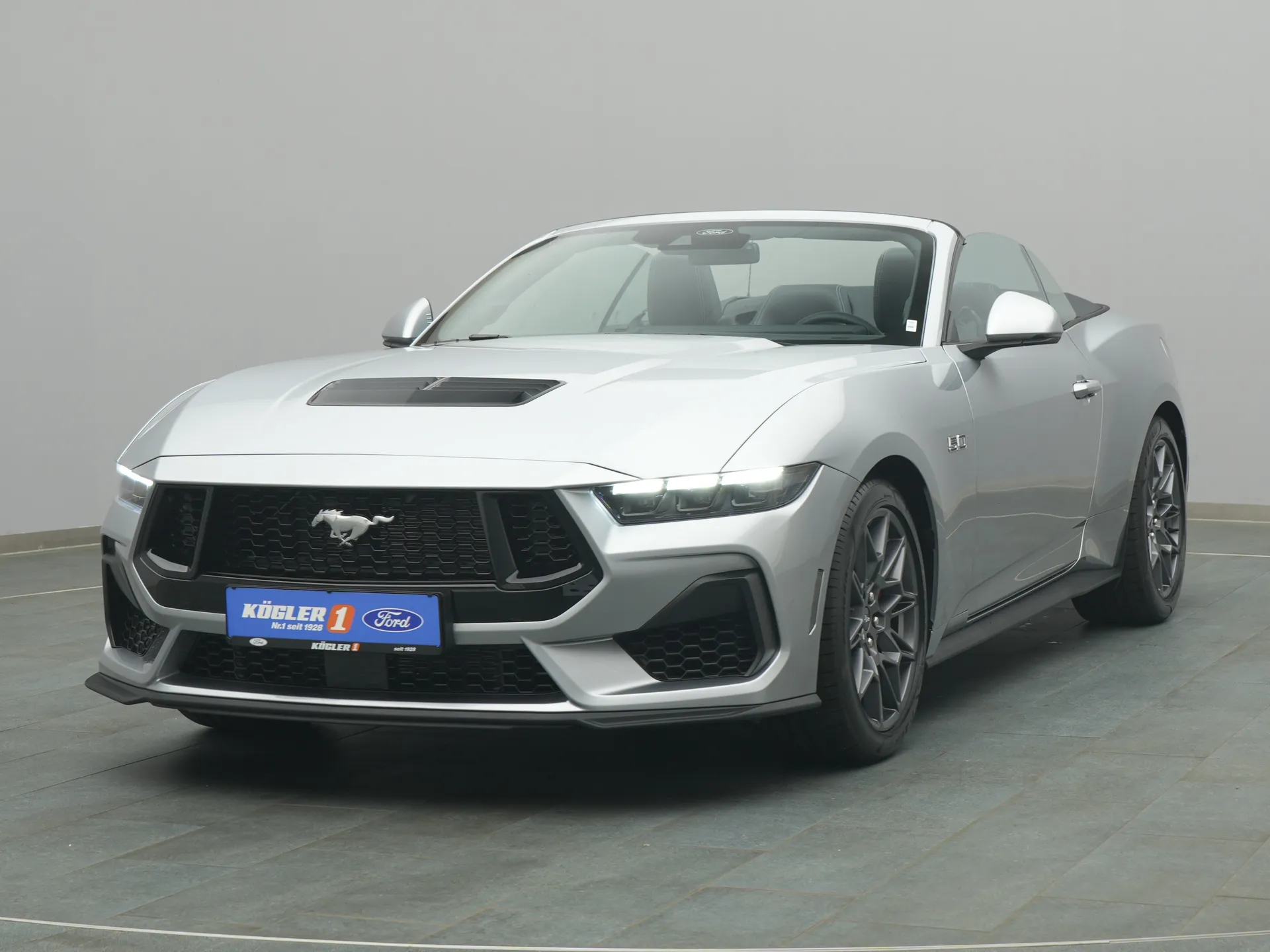 Ford Mustang GT in silber