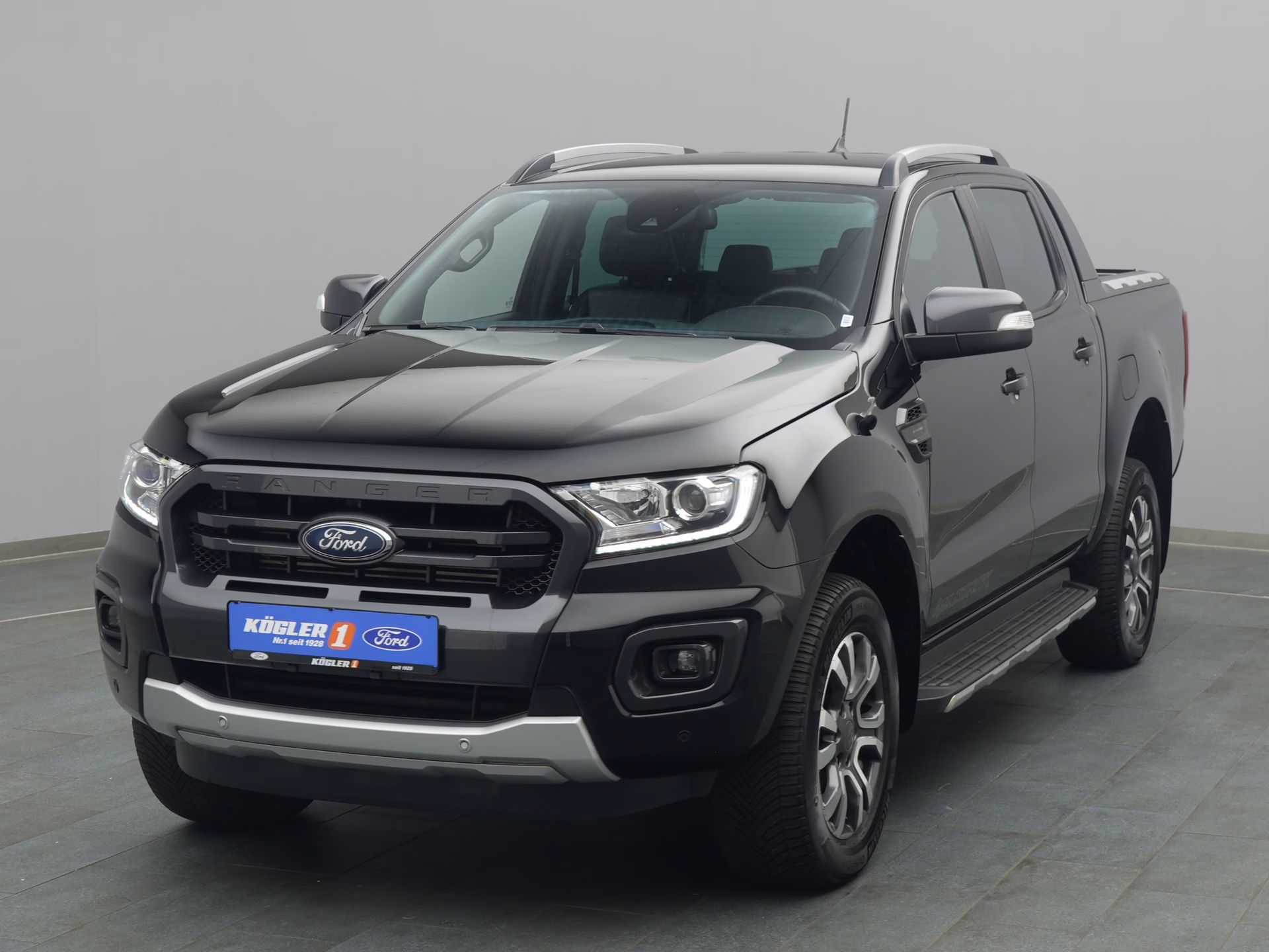 Ford Ranger DoKa Wildtrak in schwarz