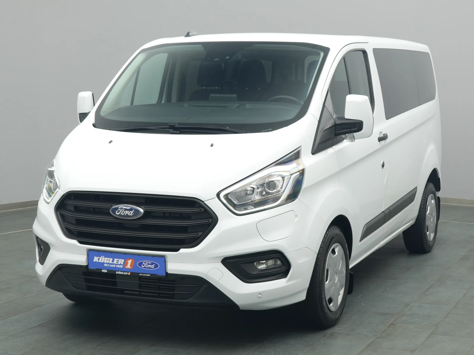 Ford Transit Custom Kombi in weiss