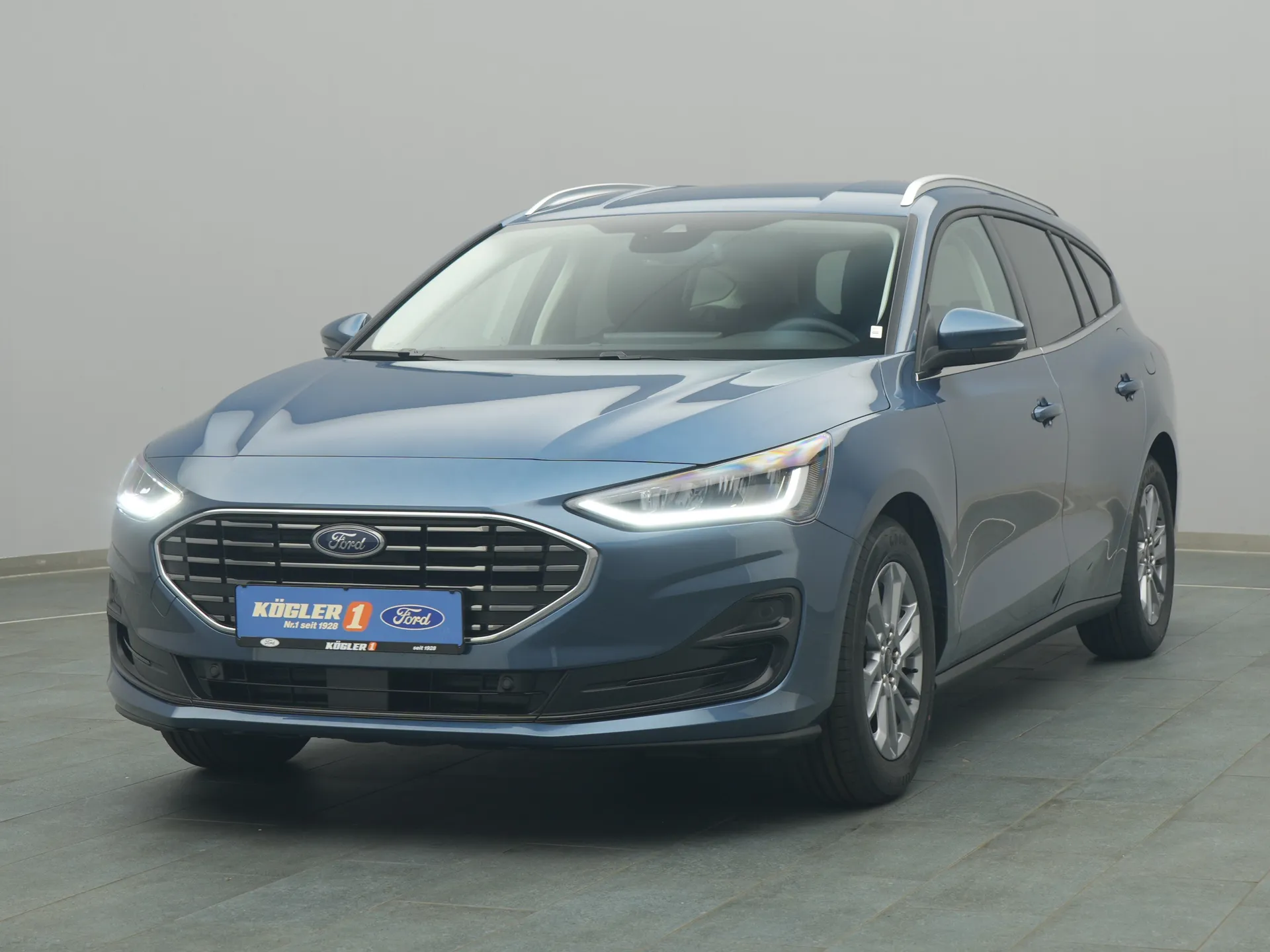 Ford Focus Titanium X in blau