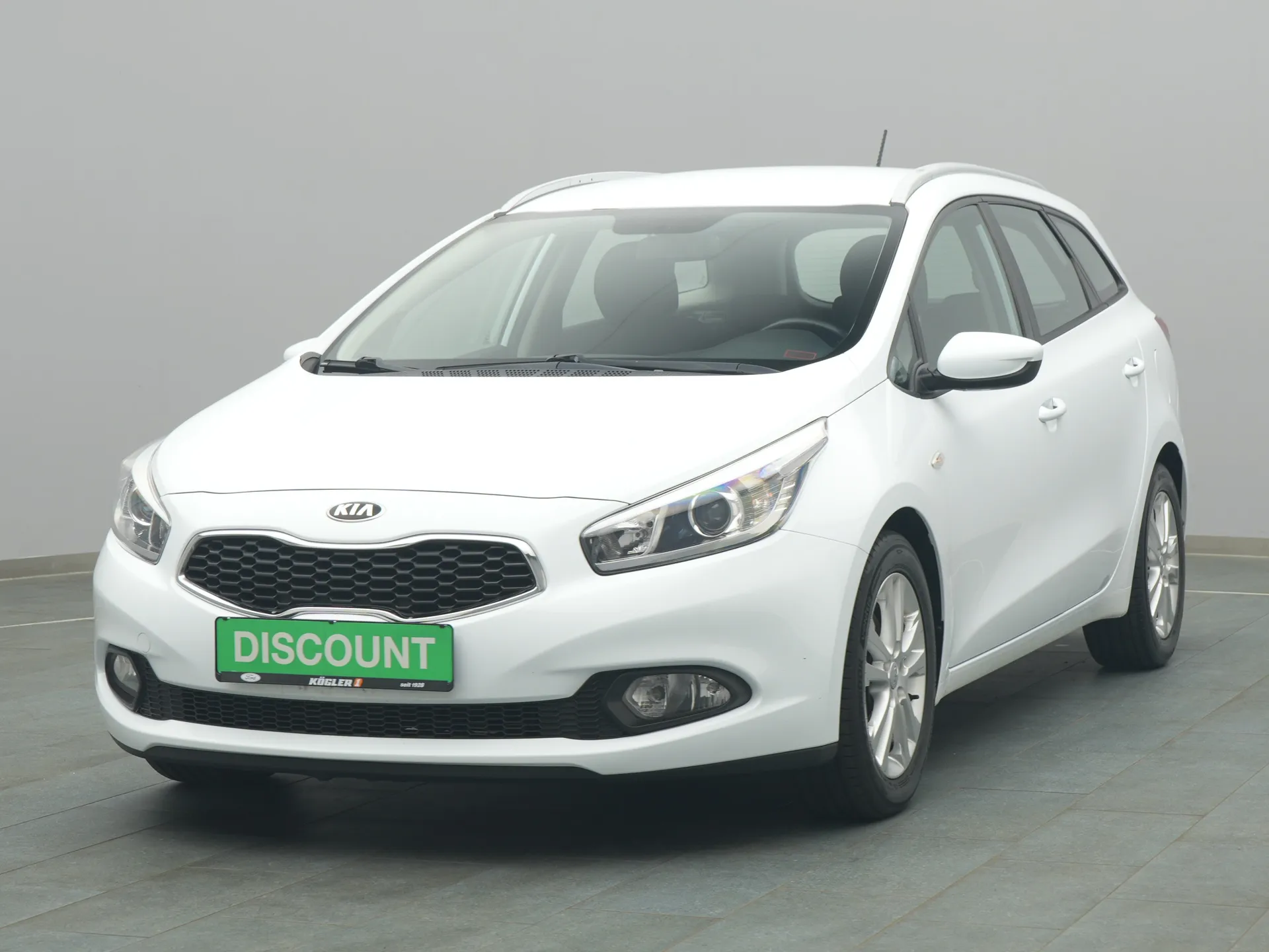 Kia Ceed in weiss