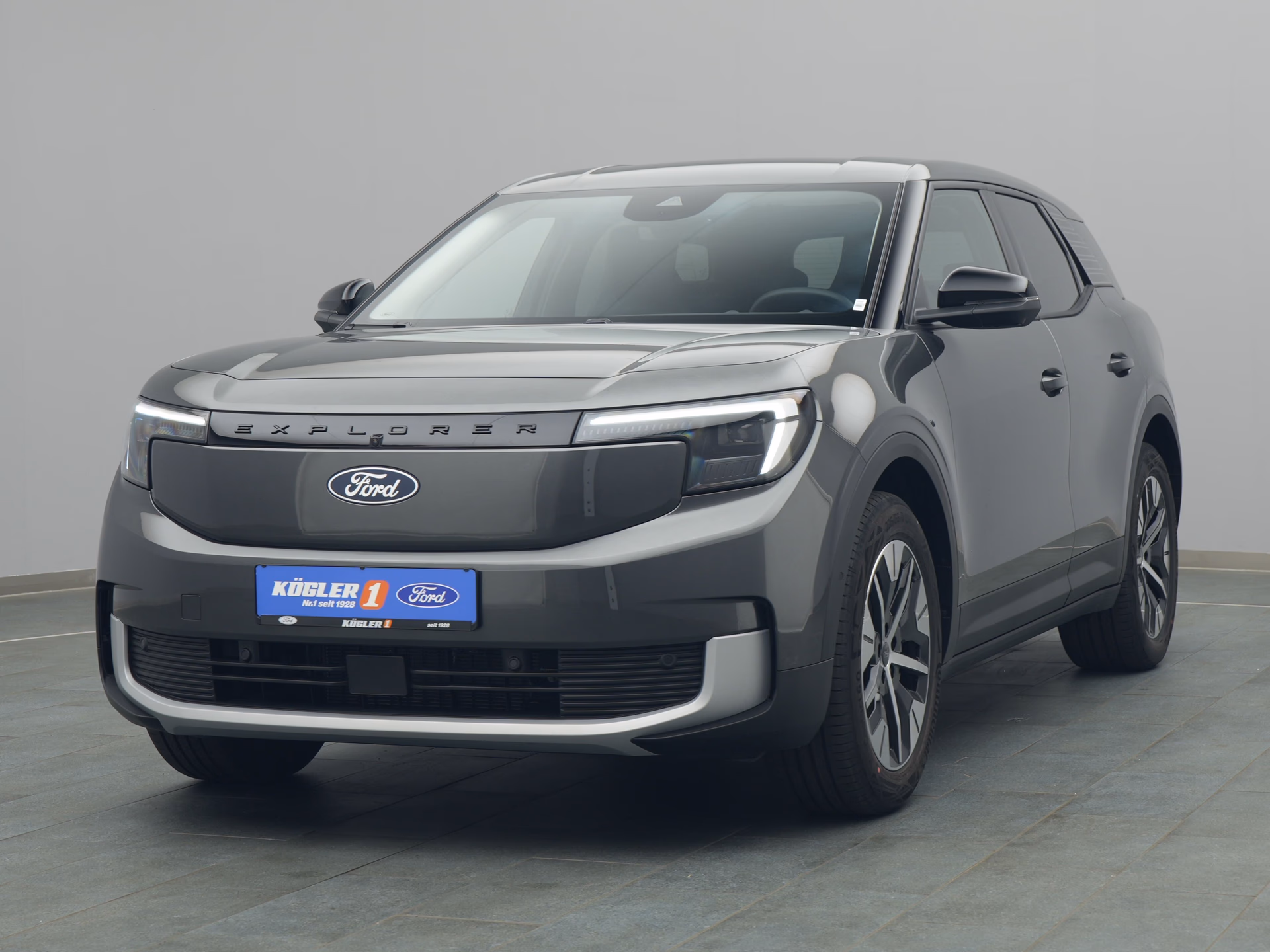 Ford Explorer in grau