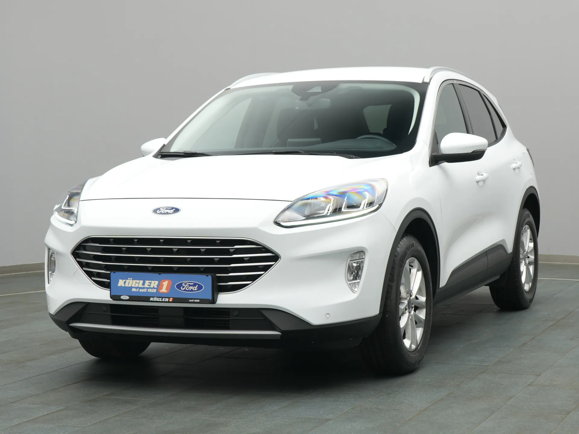 Ford Kuga Titanium in weiss