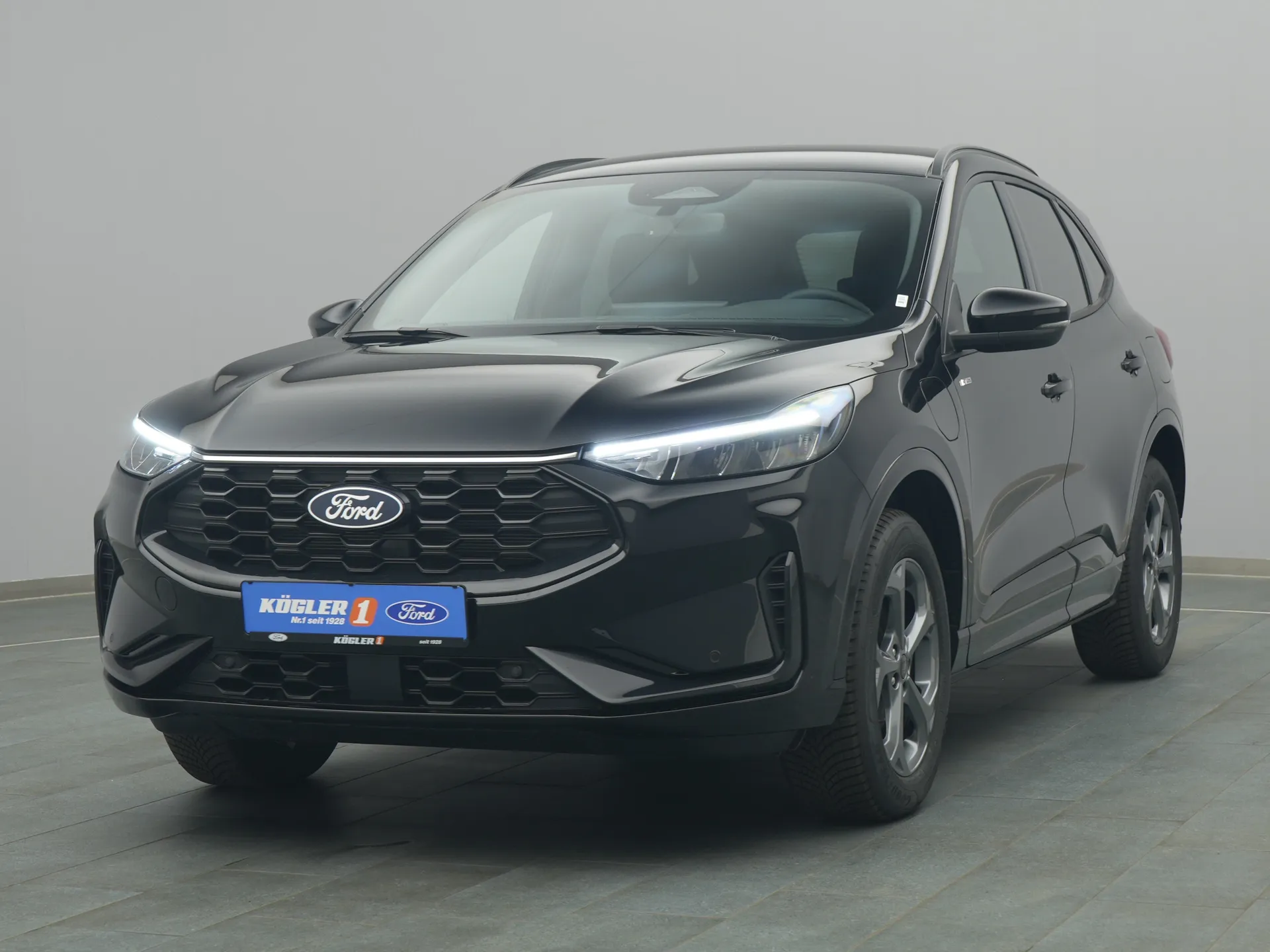 Ford Kuga ST-Line in schwarz