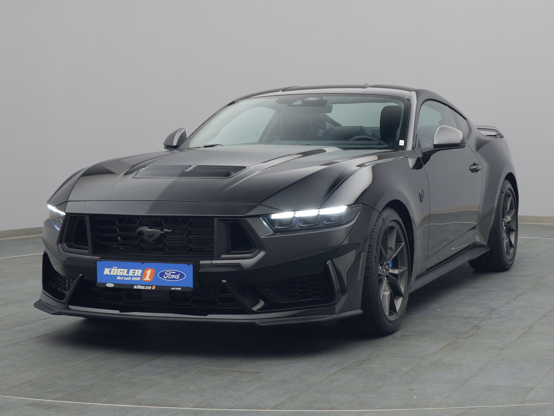 Ford Mustang Dark Horse in schwarz