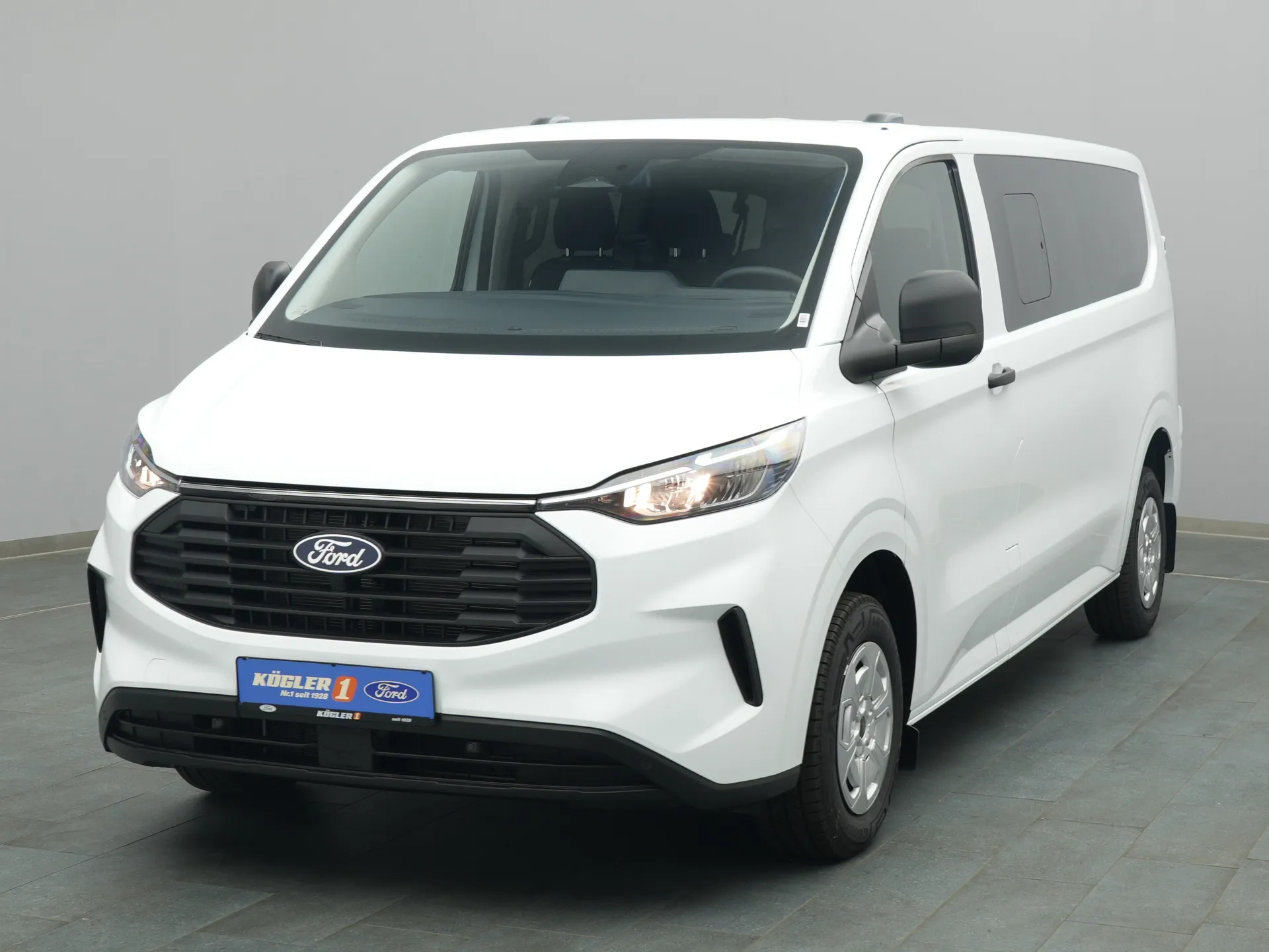 Ford Transit Custom Kombi in weiss