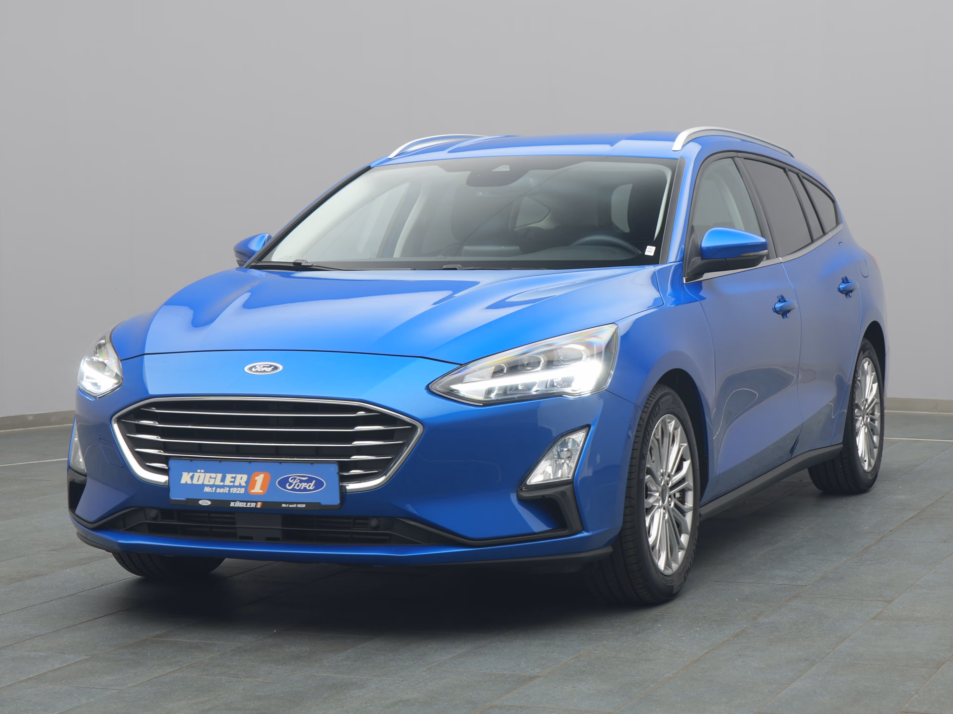 Ford Focus Titanium X in blau