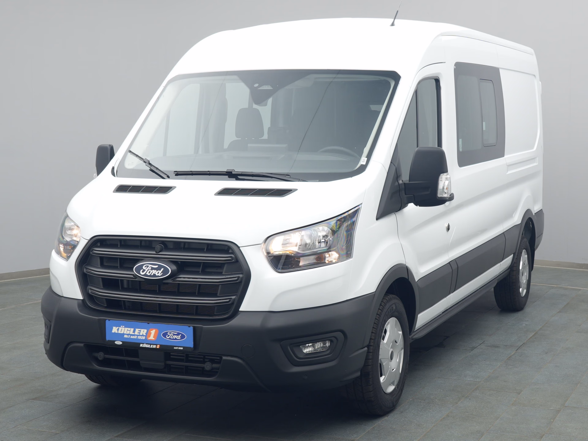 Ford Transit Kasten Doka in weiss