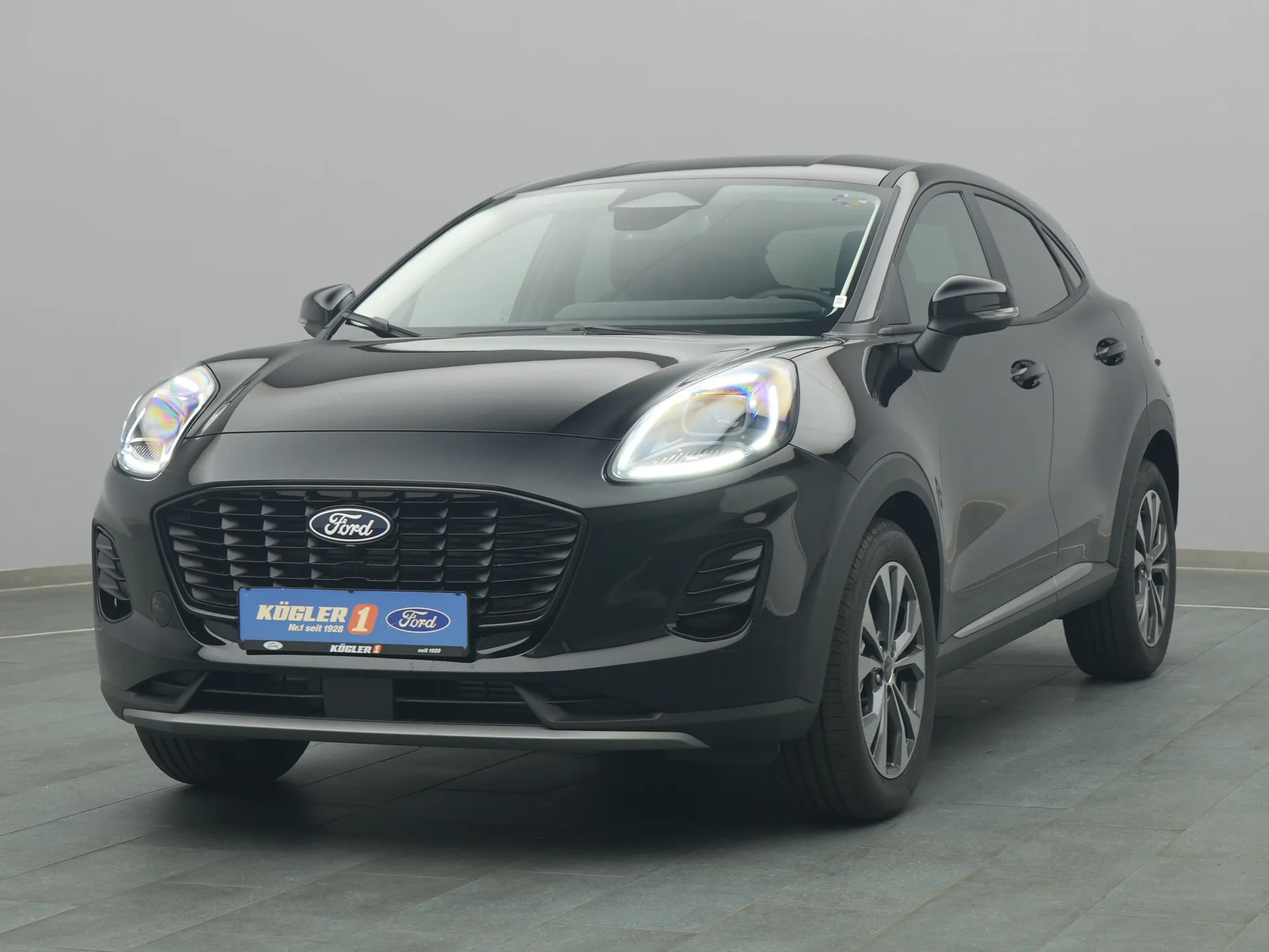 Ford Puma Titanium in schwarz