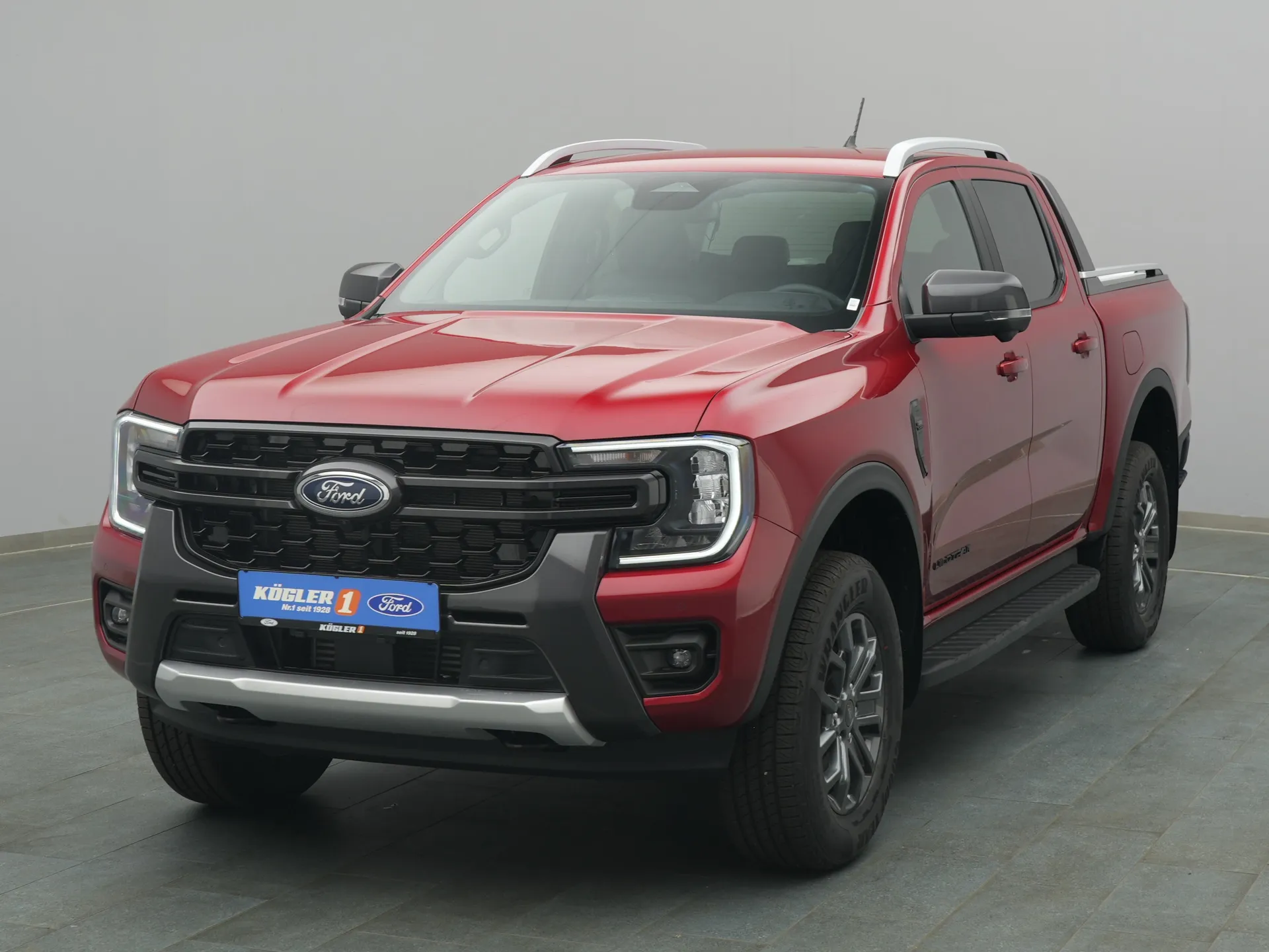 Ford Ranger DoKa Wildtrak in rot