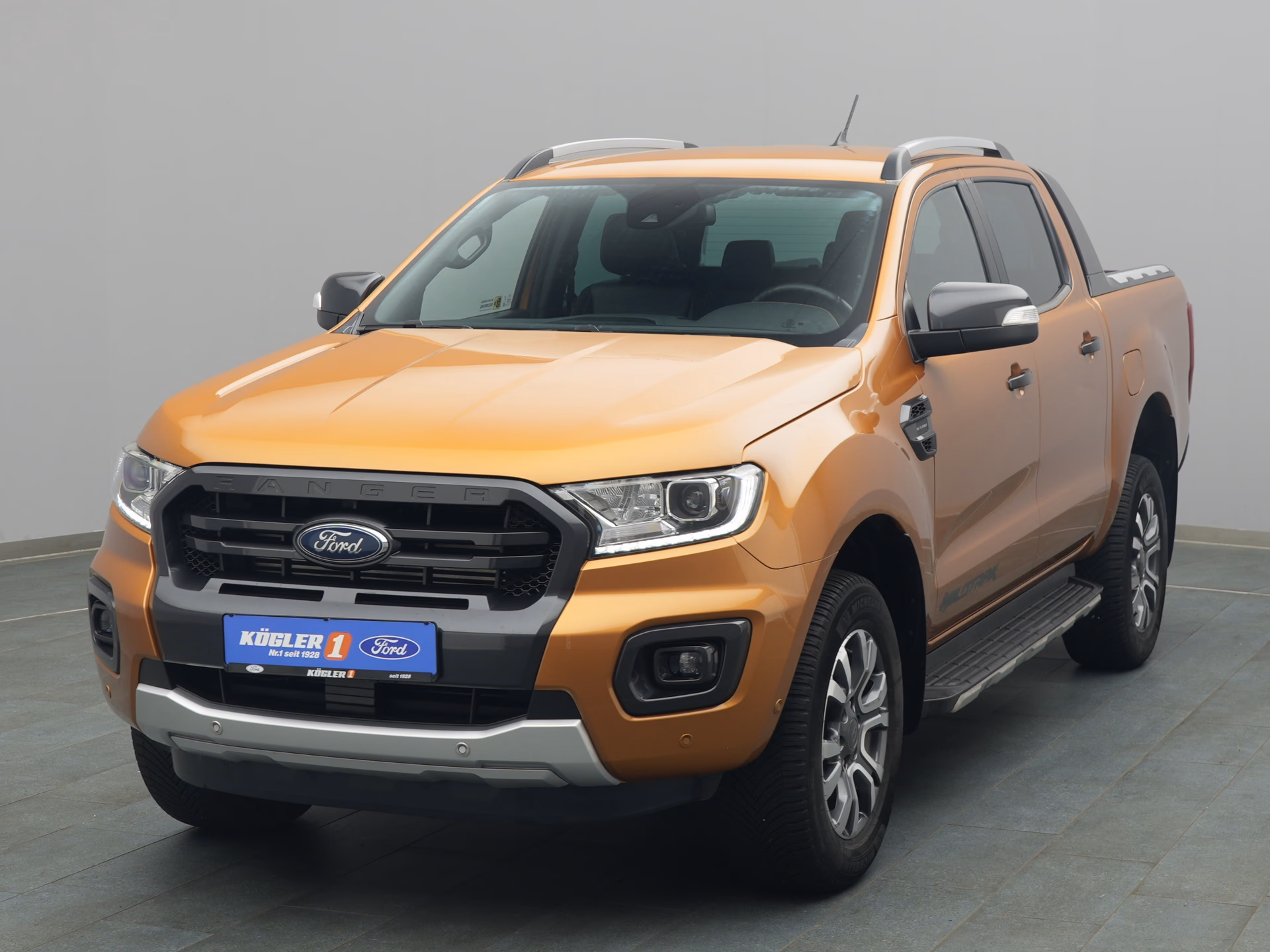 Ford Ranger DoKa Wildtrak in orange