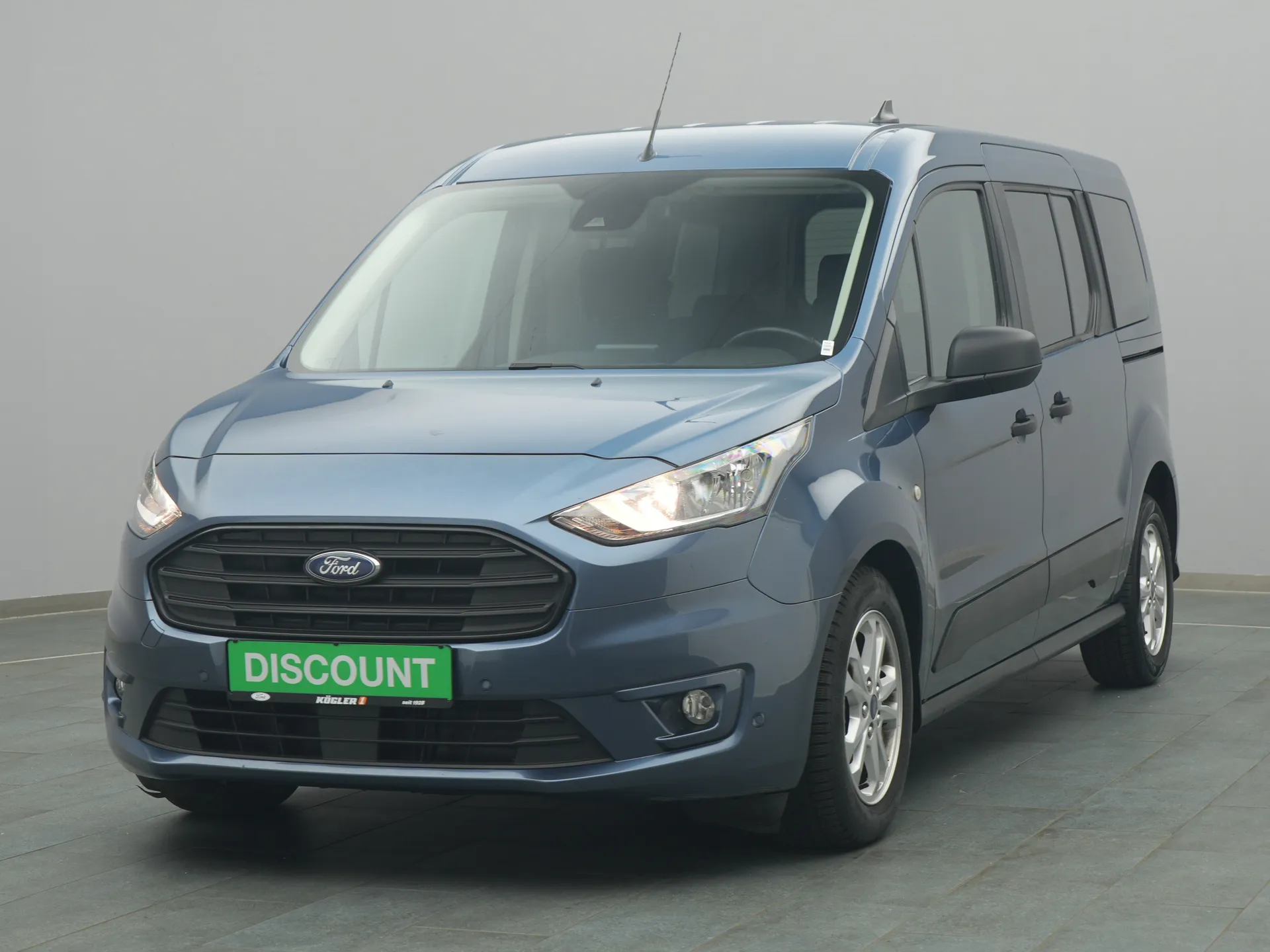Ford Transit Connect Kombi in blau