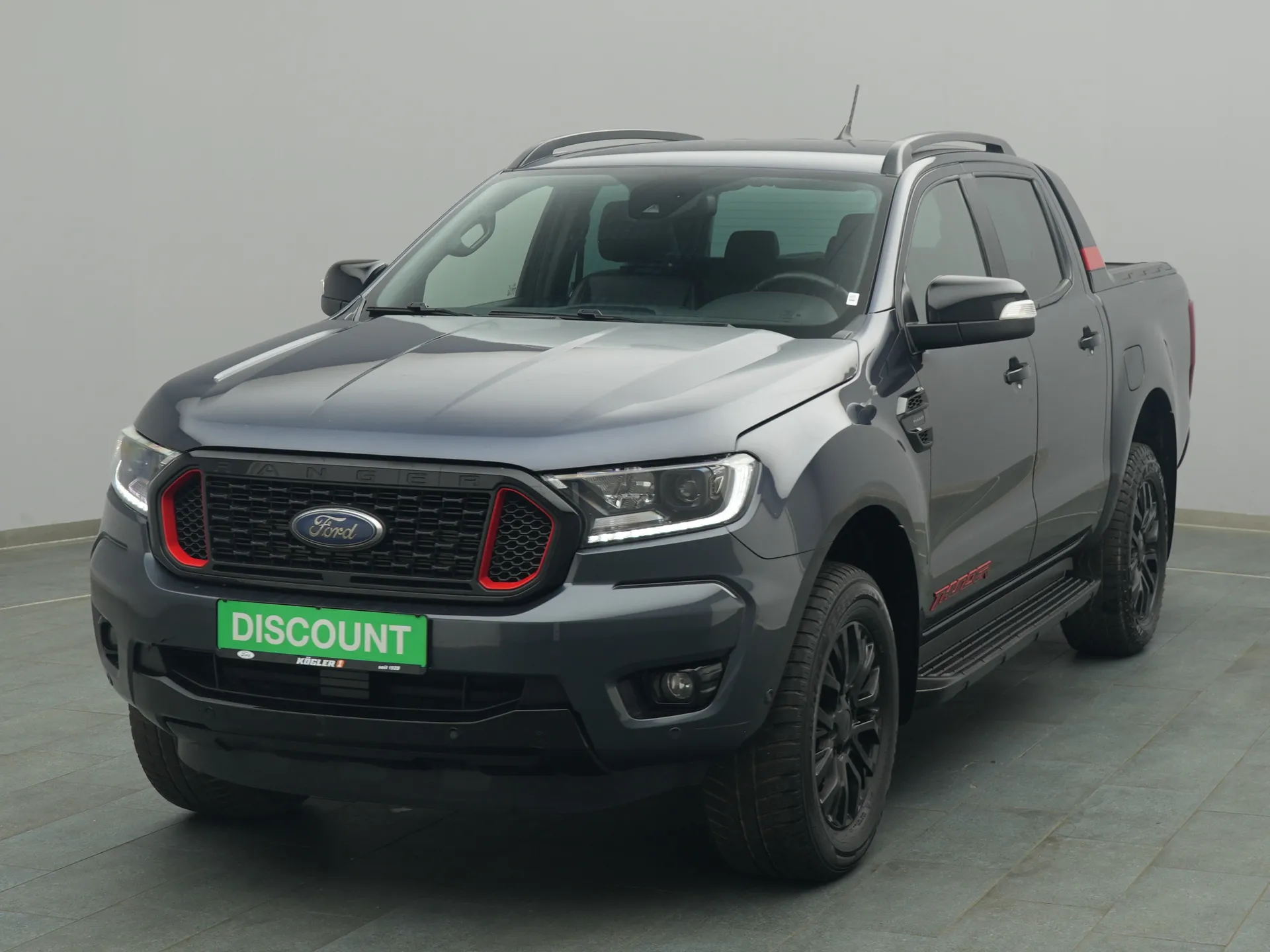 Ford Ranger DoKa Wildtrak in grau