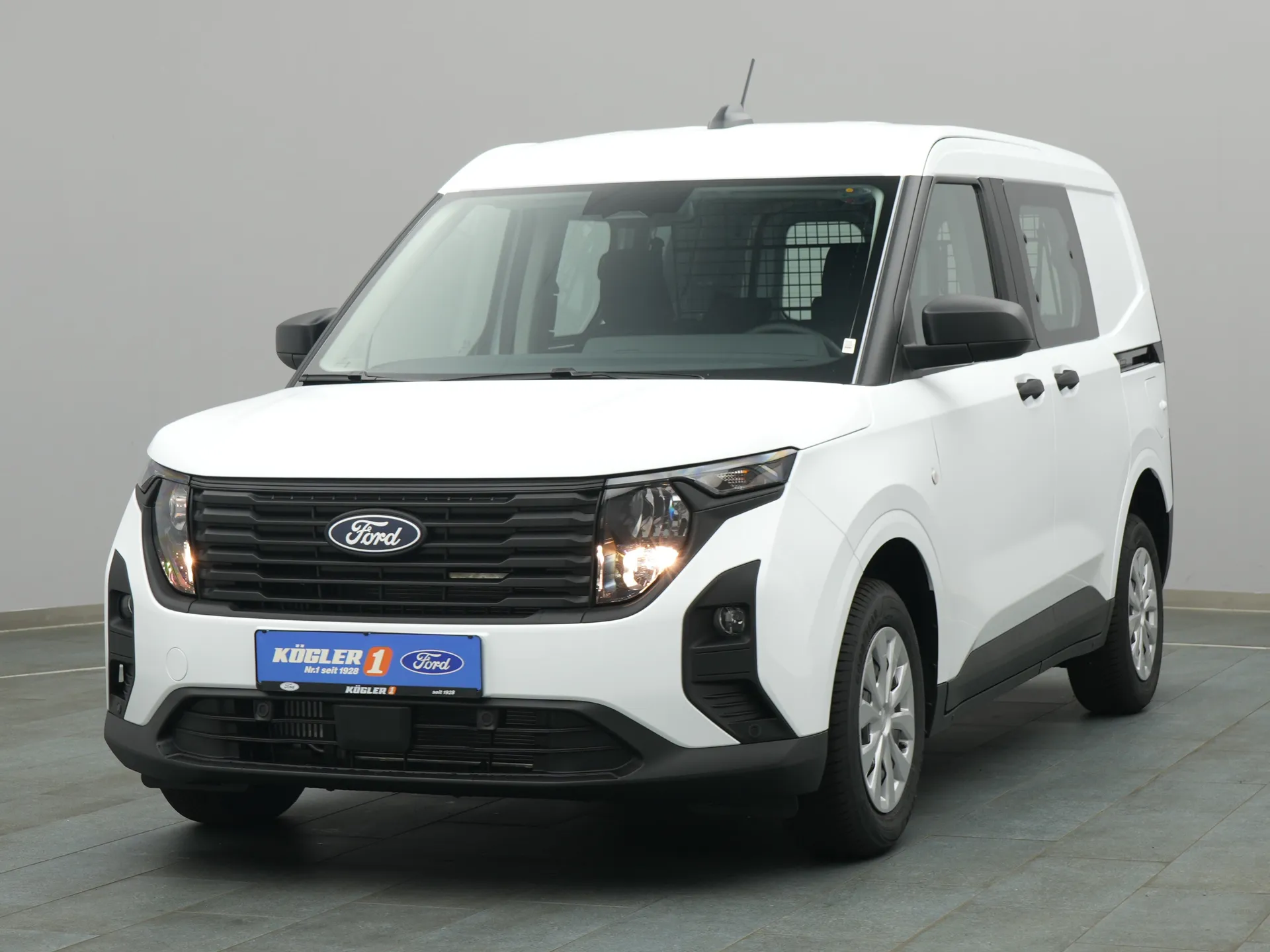 Ford Transit Courier Kasten in weiss