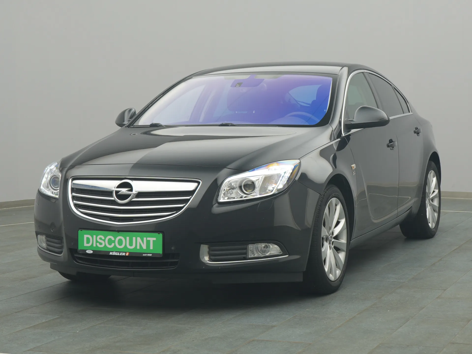 Opel Insignia in schwarz