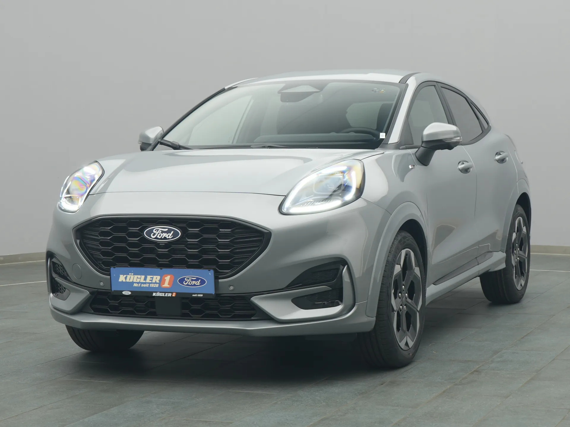 Ford Puma ST-Line X in silber