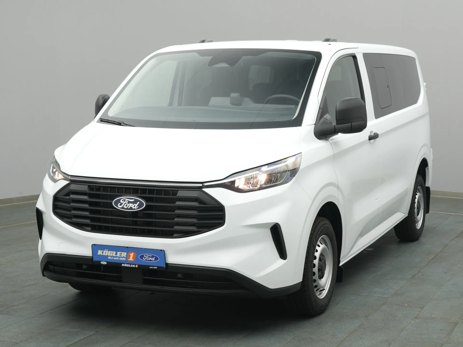 Ford Transit Custom Kombi in weiss