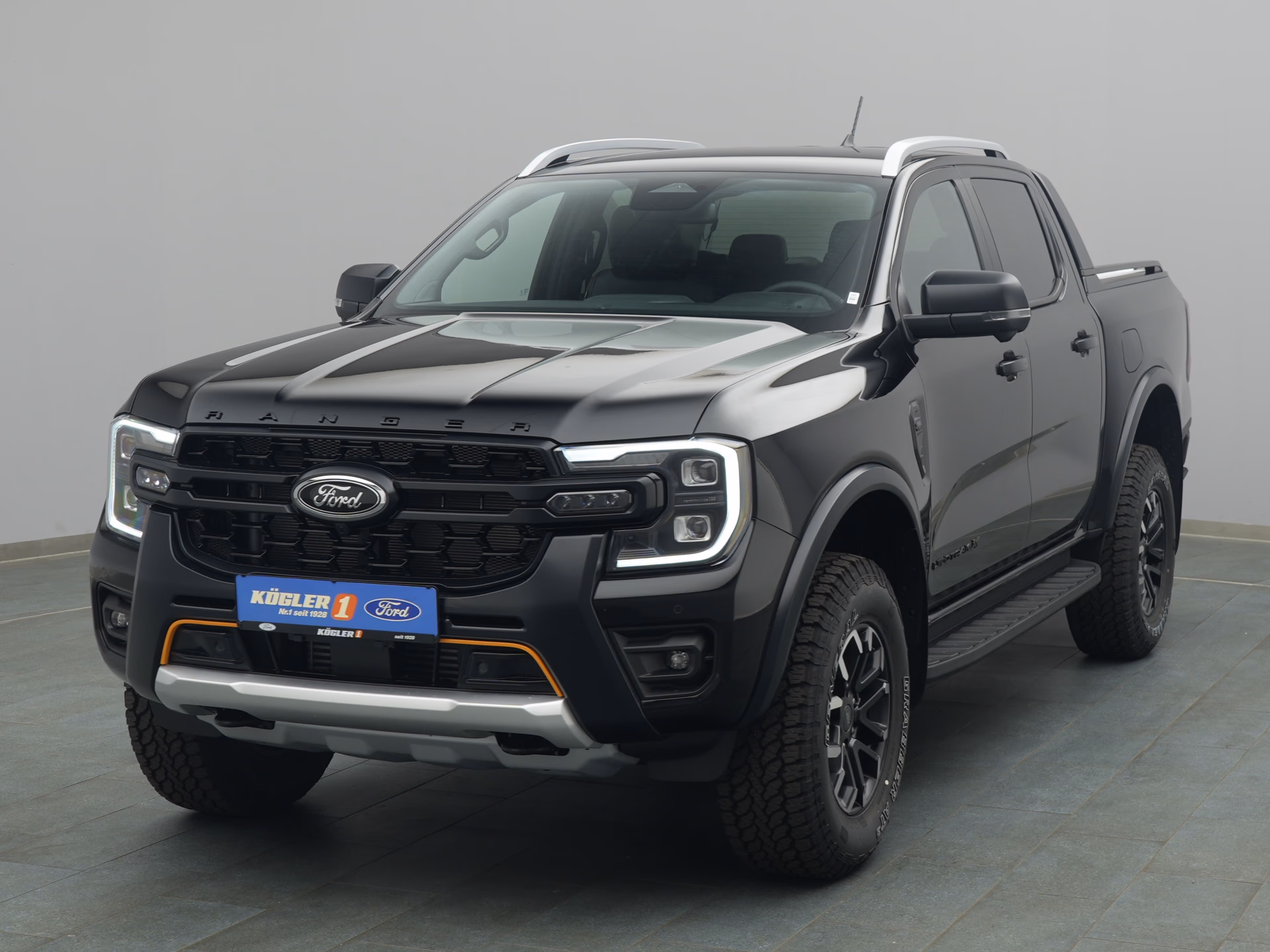 Ford Ranger DoKa Wildtrak X in schwarz