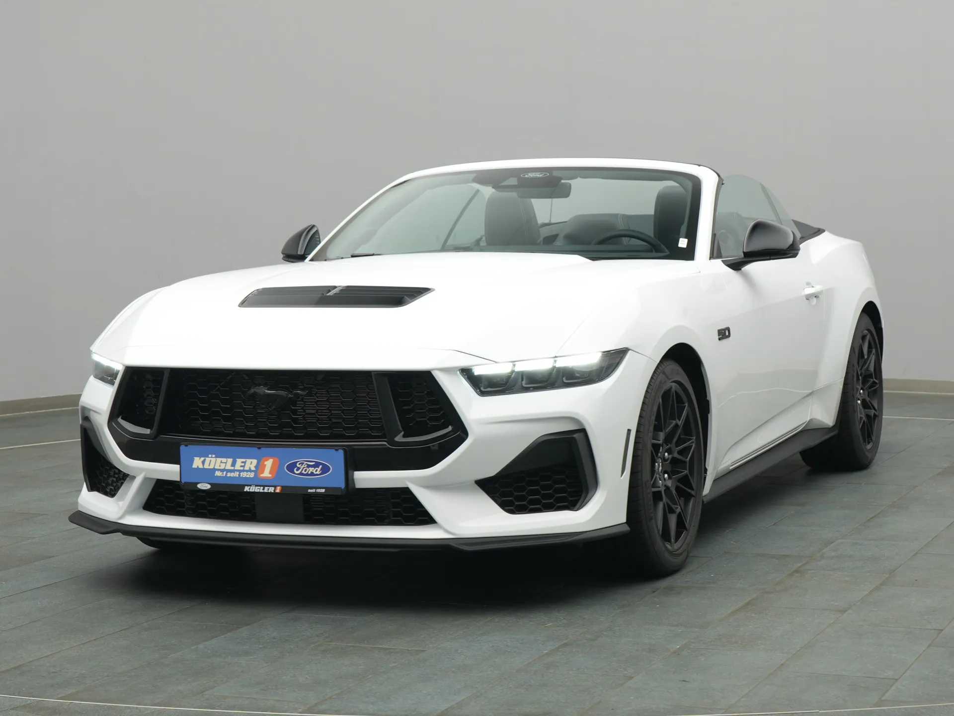 Ford Mustang GT in weiss