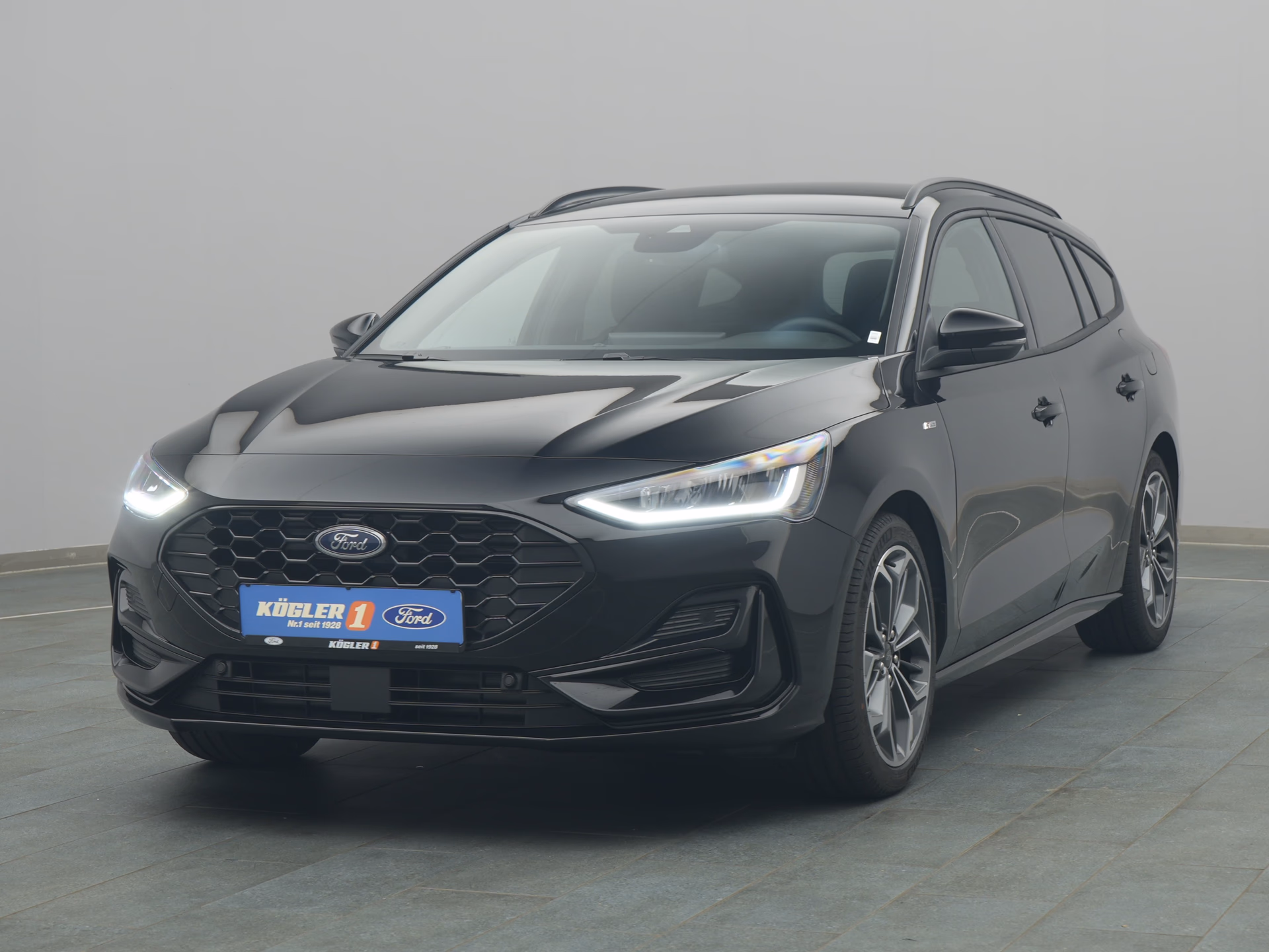 Ford Focus ST-Line X in schwarz