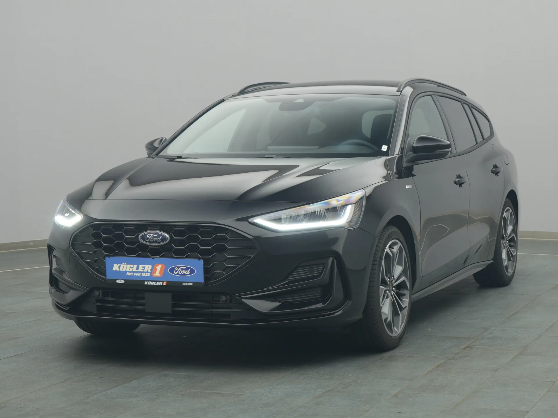 Ford Focus ST-Line X in schwarz