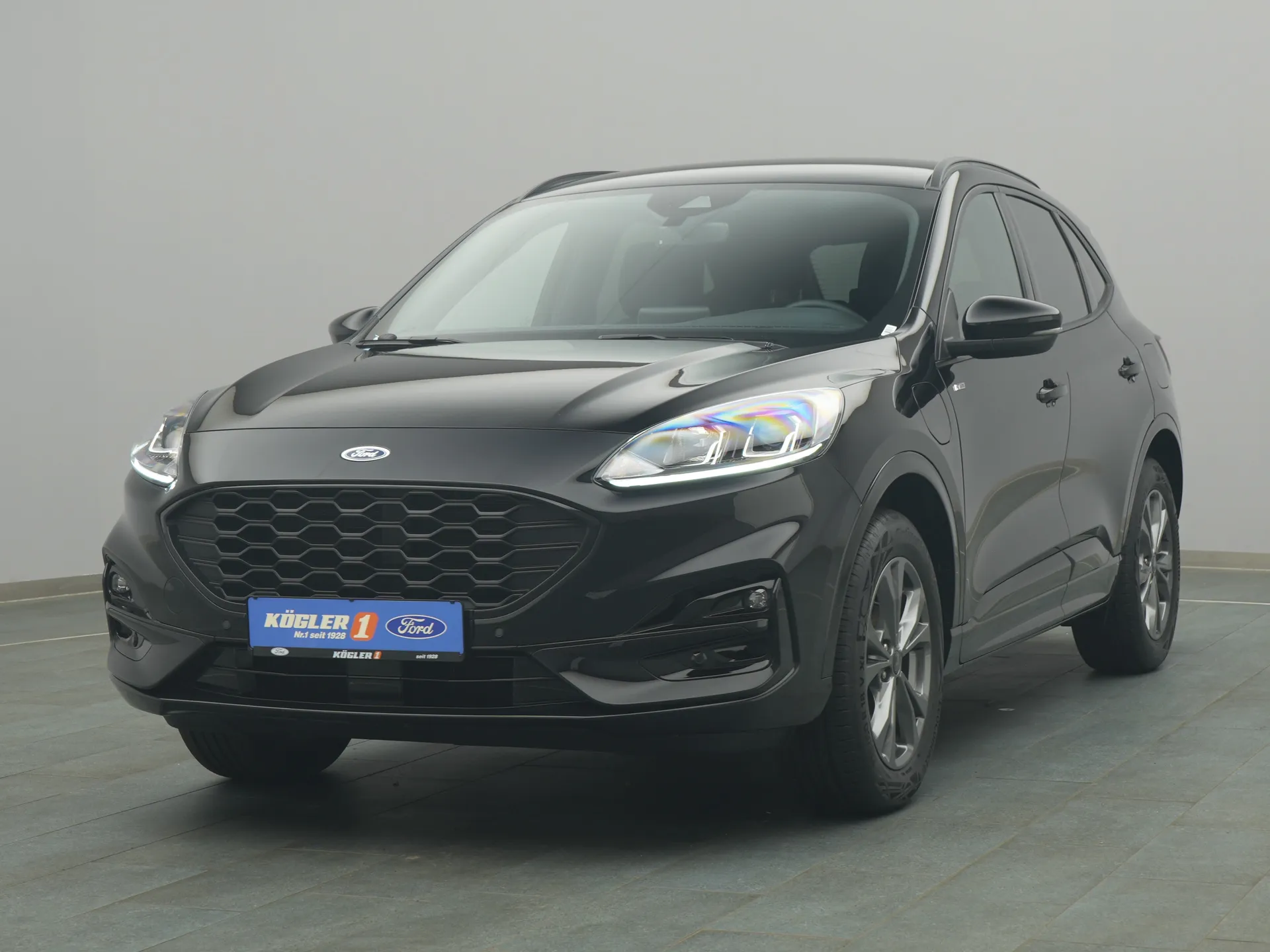 Ford Kuga ST-Line in schwarz