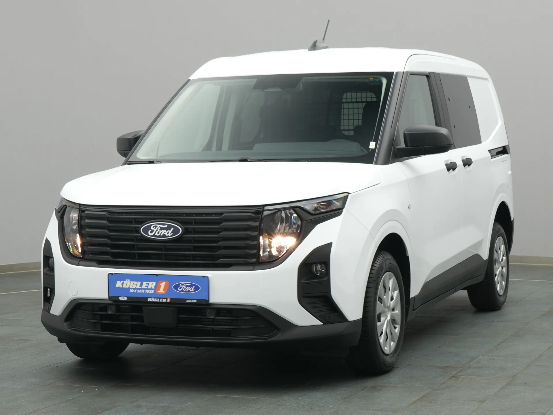 Ford Transit Courier Kasten in weiss