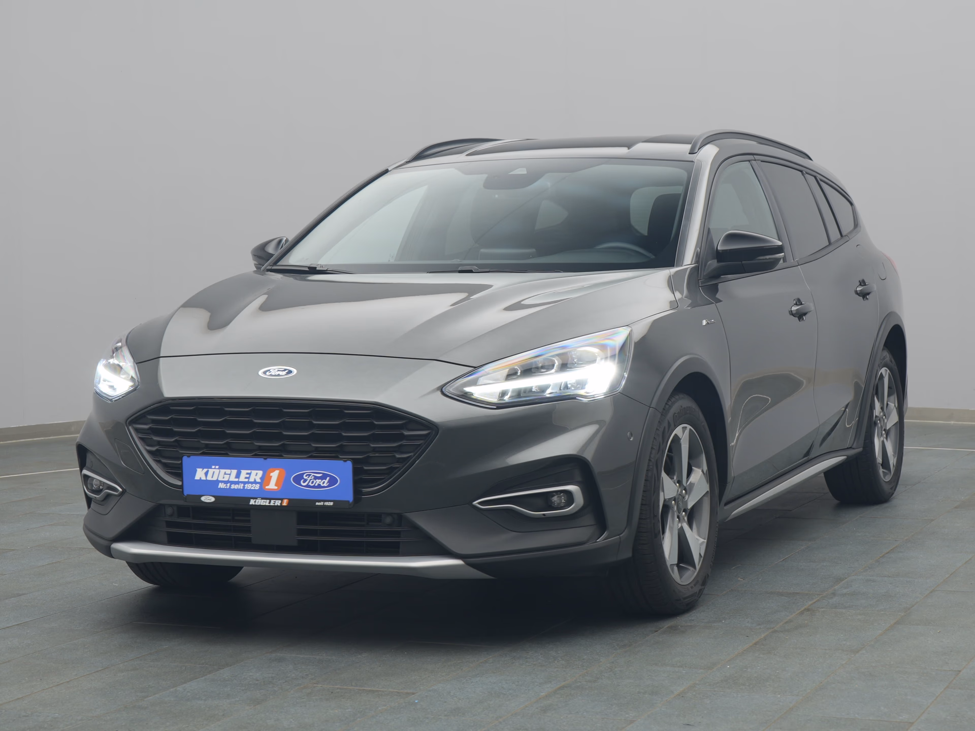 Ford Focus Active in grau