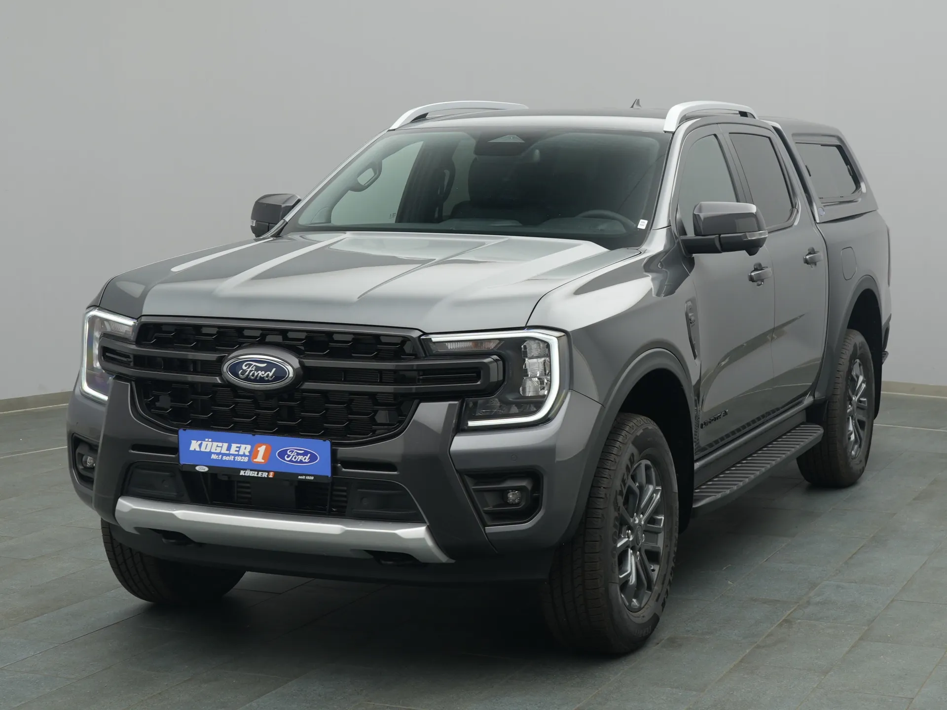Ford Ranger DoKa Wildtrak in grau