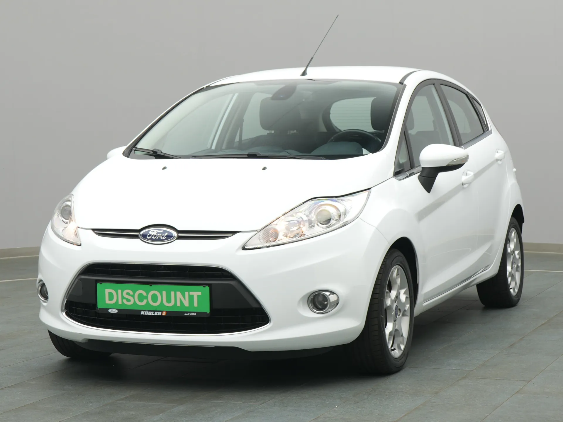 Ford Fiesta Titanium in weiss