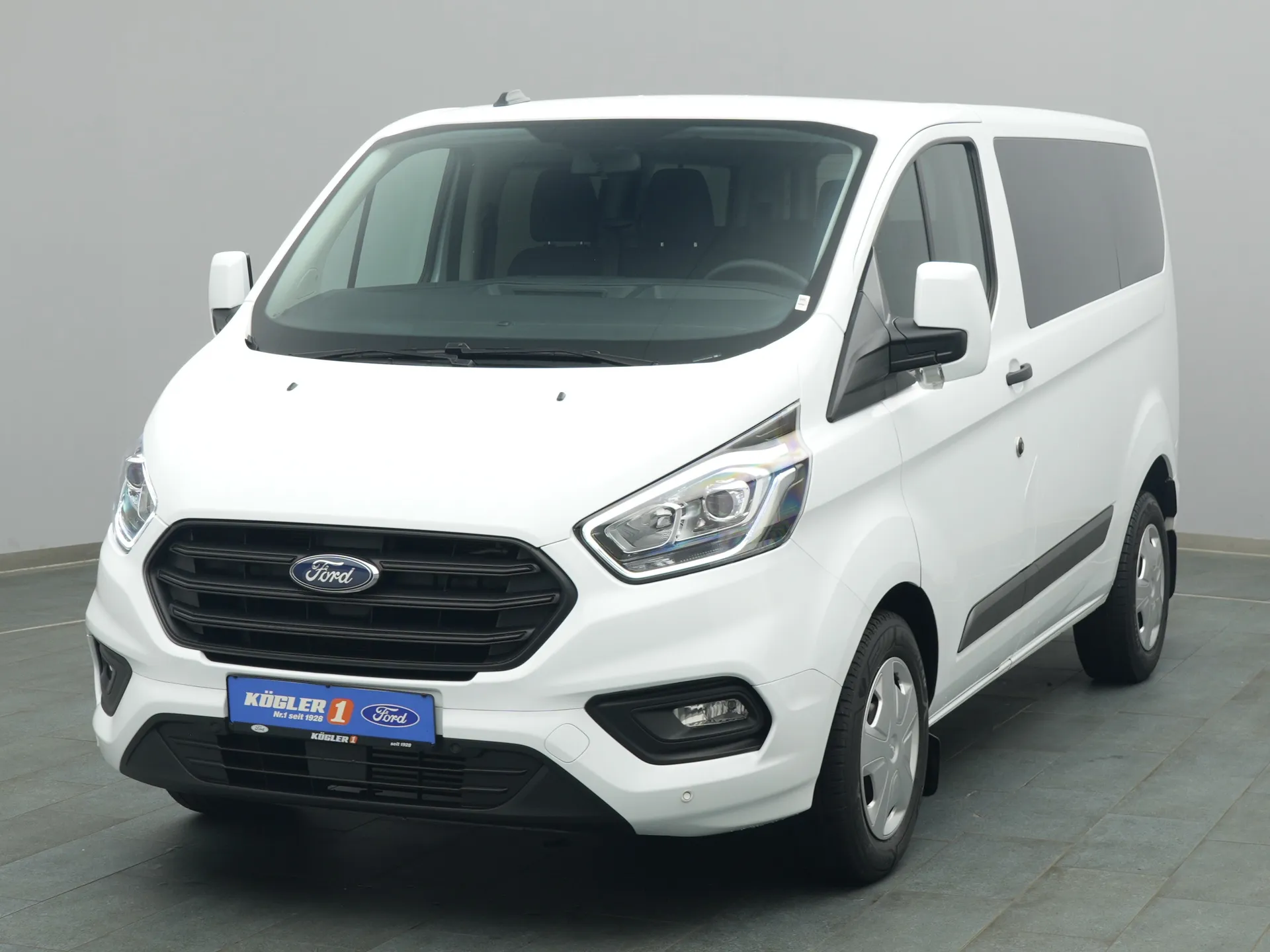 Ford Transit Custom Kombi in weiss