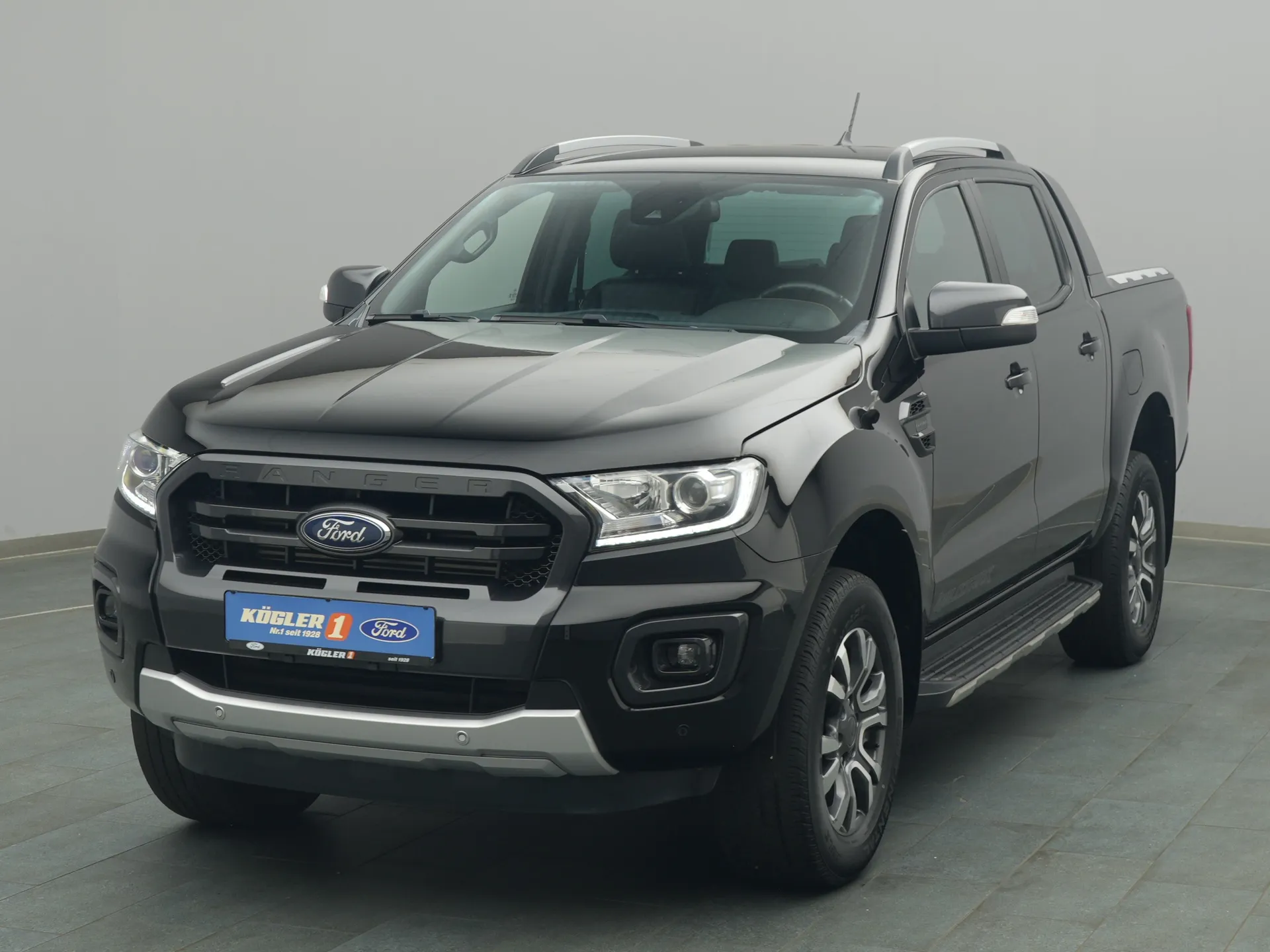 Ford Ranger DoKa Wildtrak in schwarz
