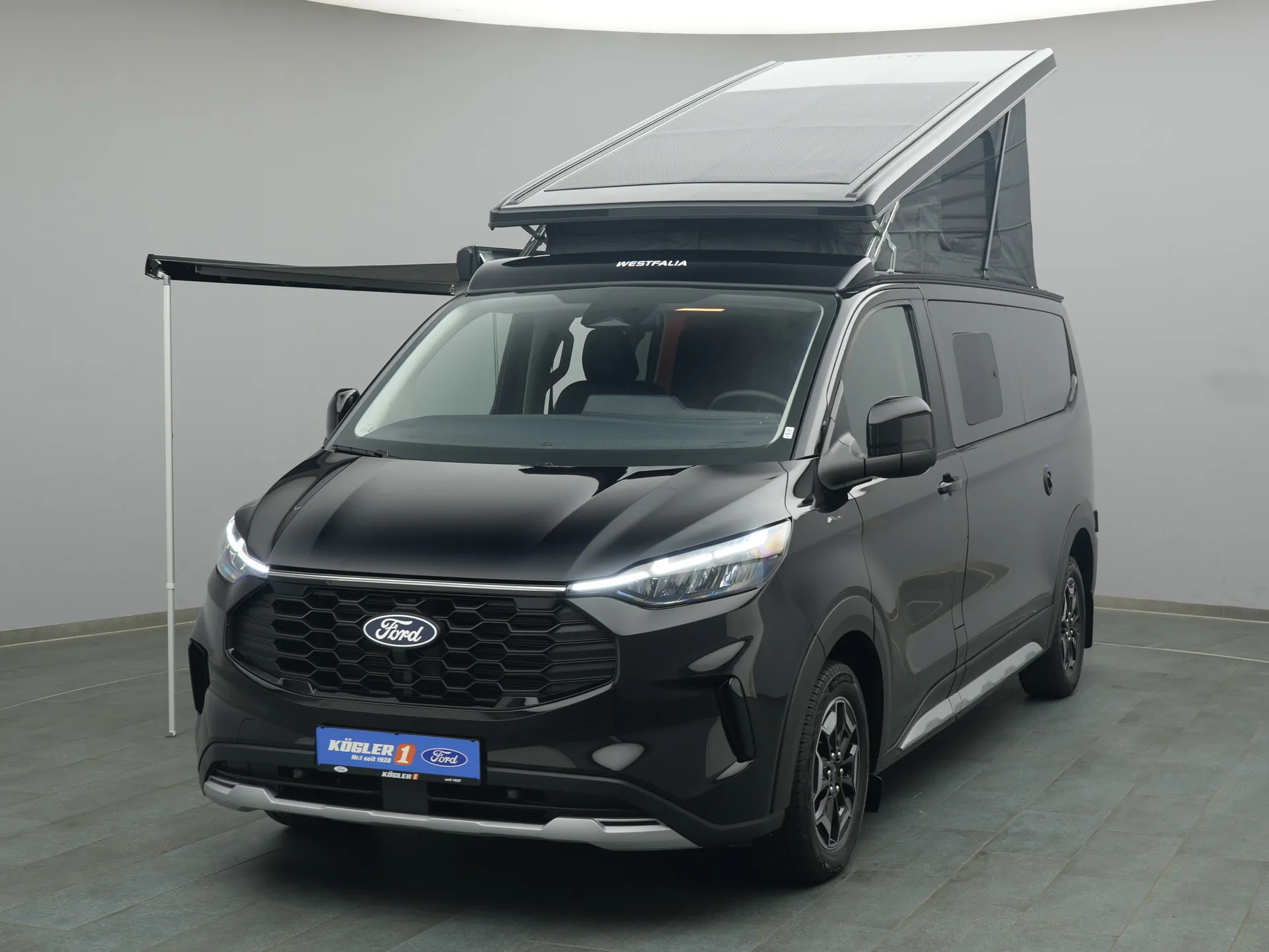 Ford Nugget in schwarz