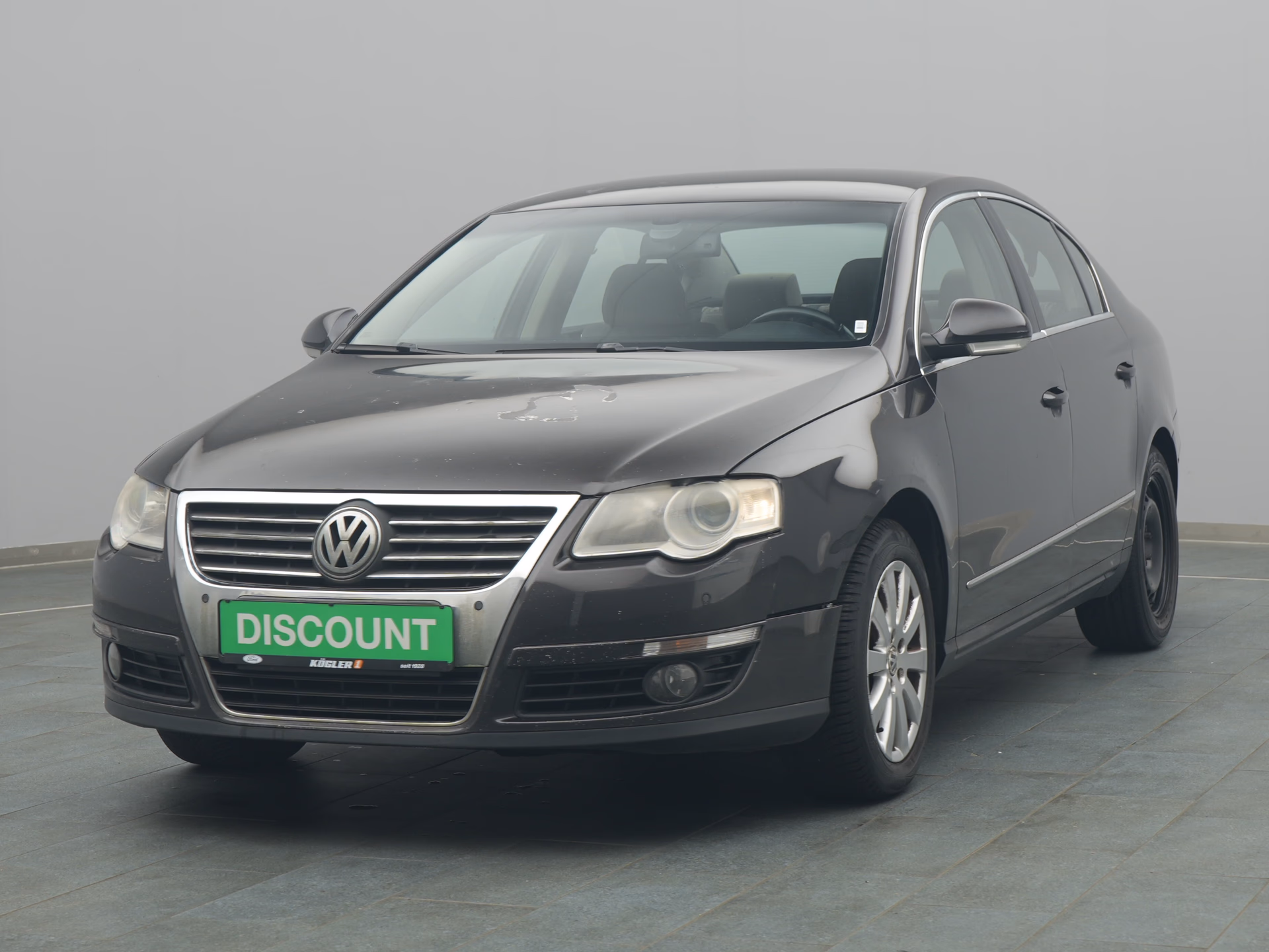 VW Passat in braun