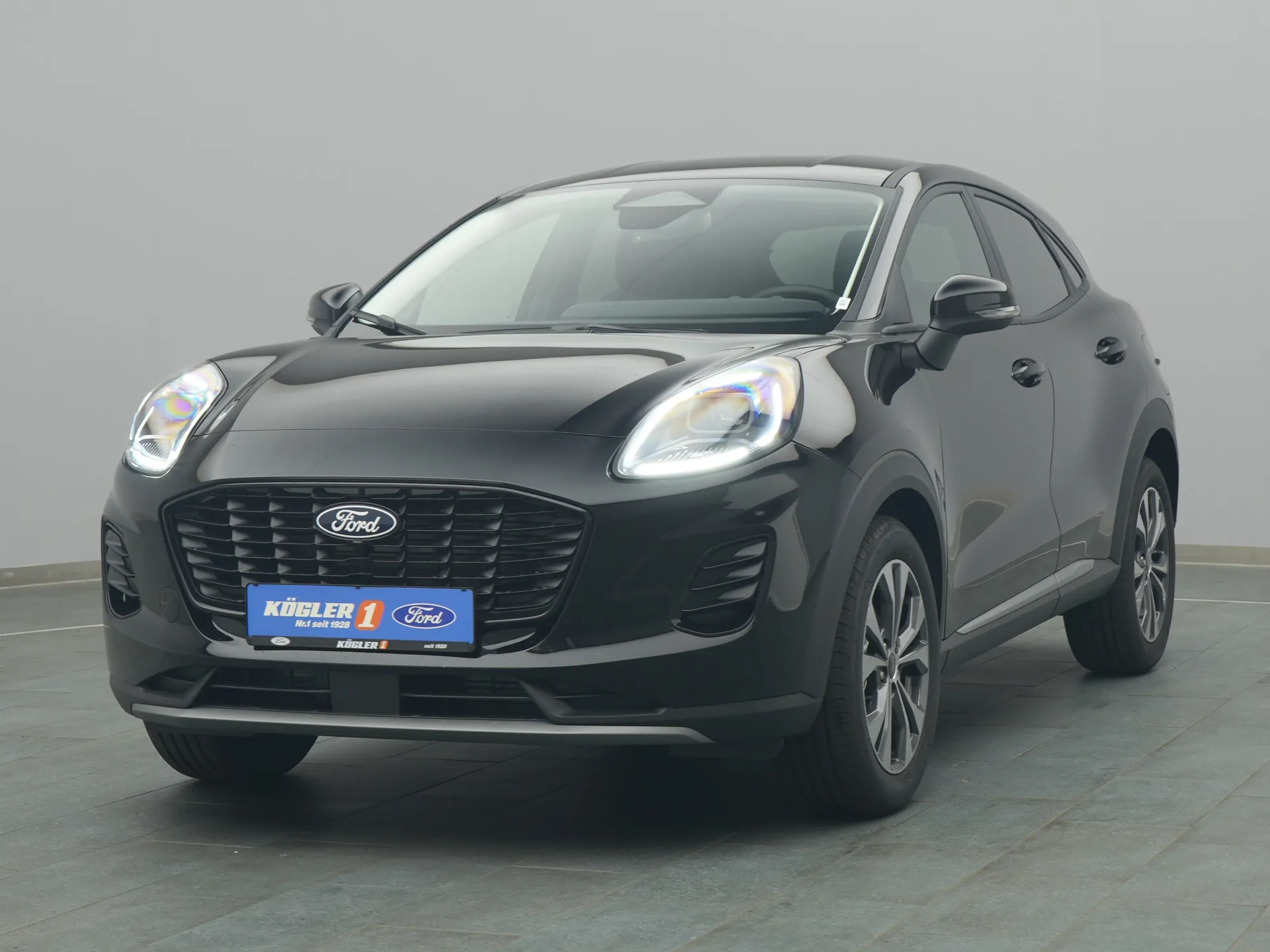 Ford Puma Titanium in schwarz