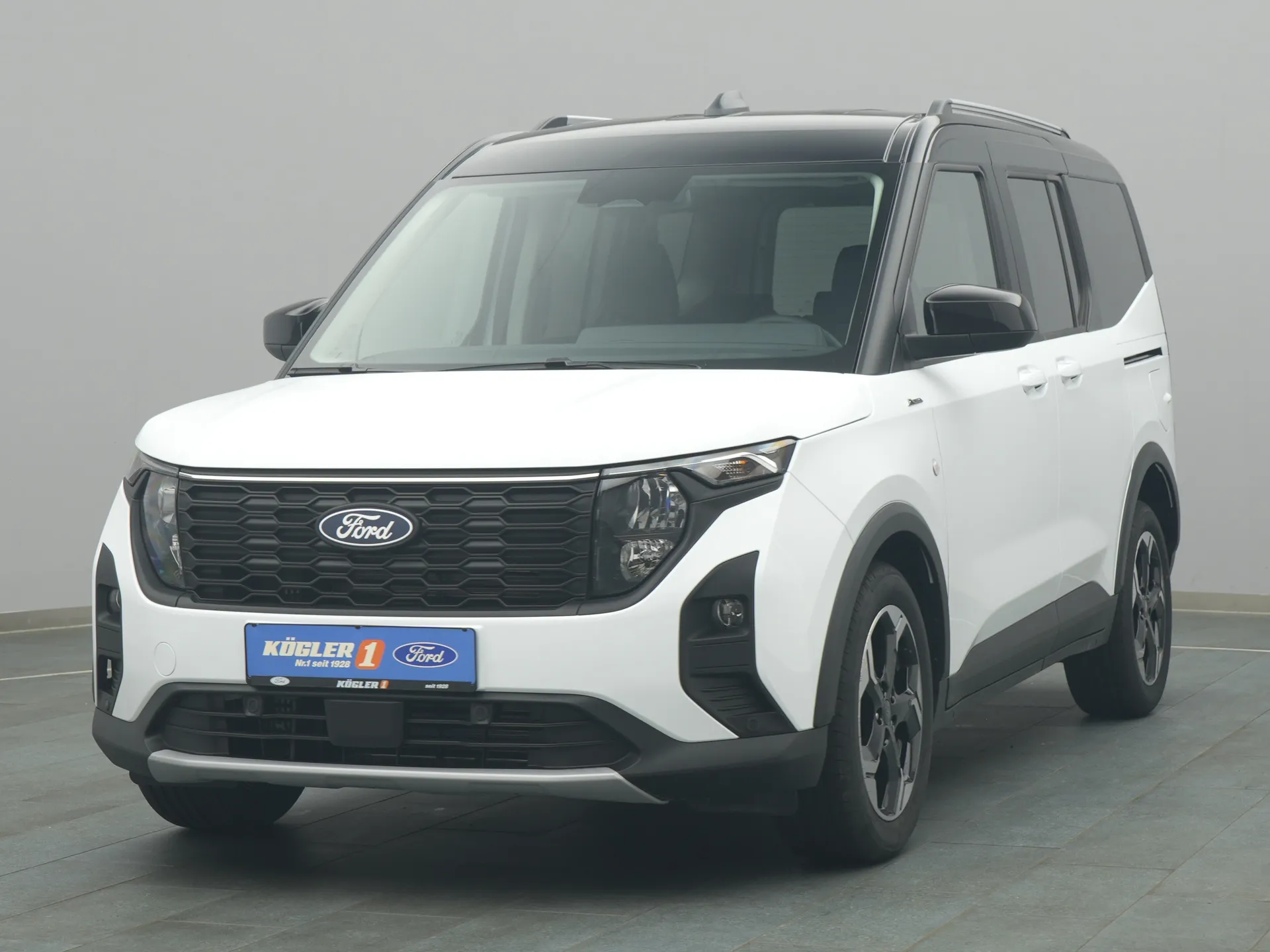 Ford Tourneo Courier Active in weiss