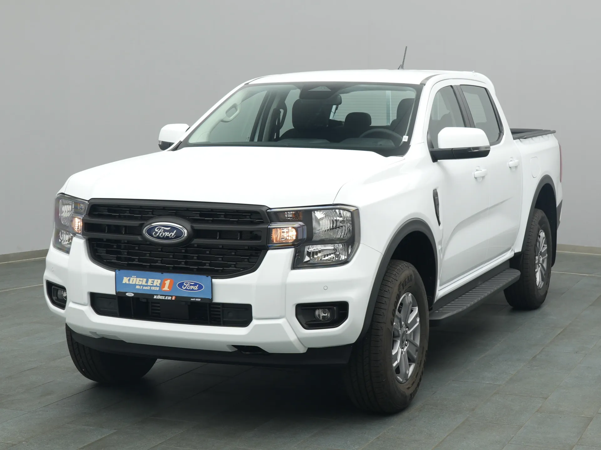 Ford Ranger DoKa XLT in weiss