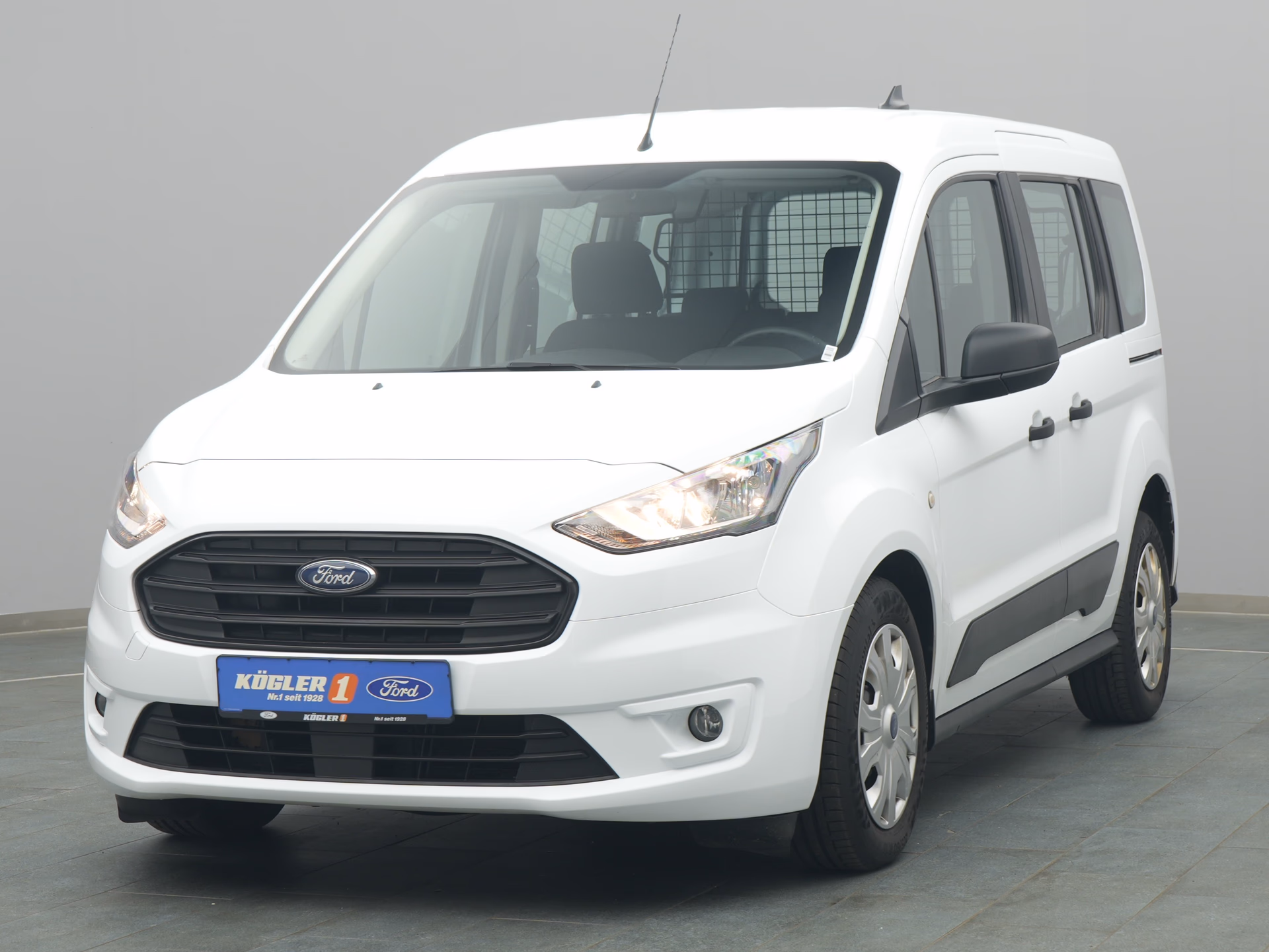 Ford Transit Connect Kombi in weiss