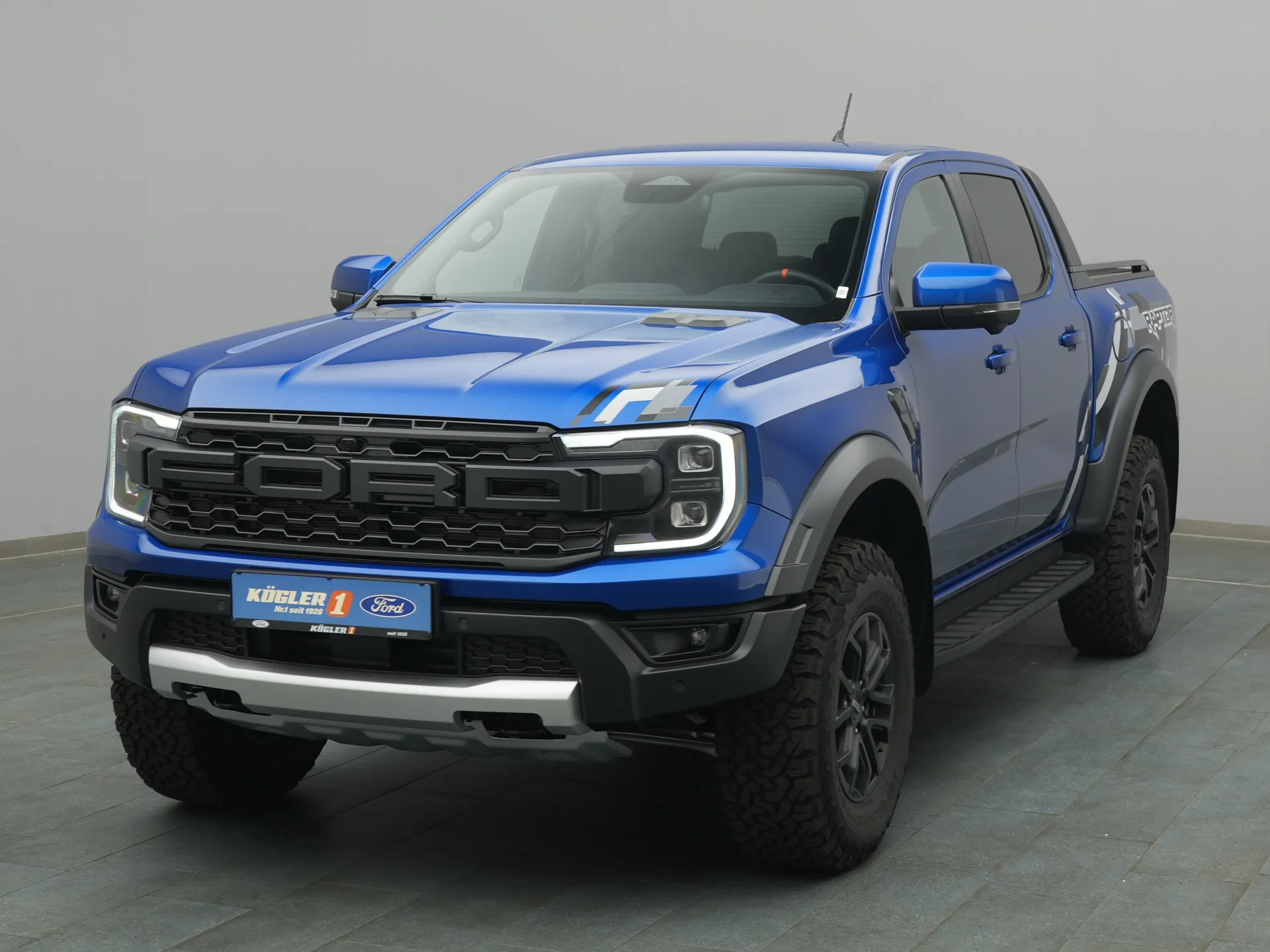 Ford Ranger Raptor in blau