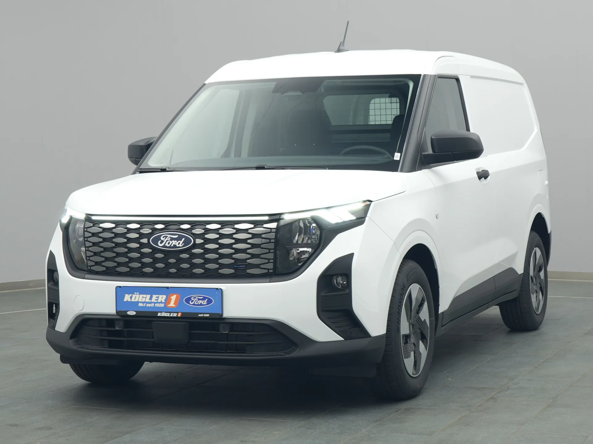 Ford Transit Courier Kasten in weiss