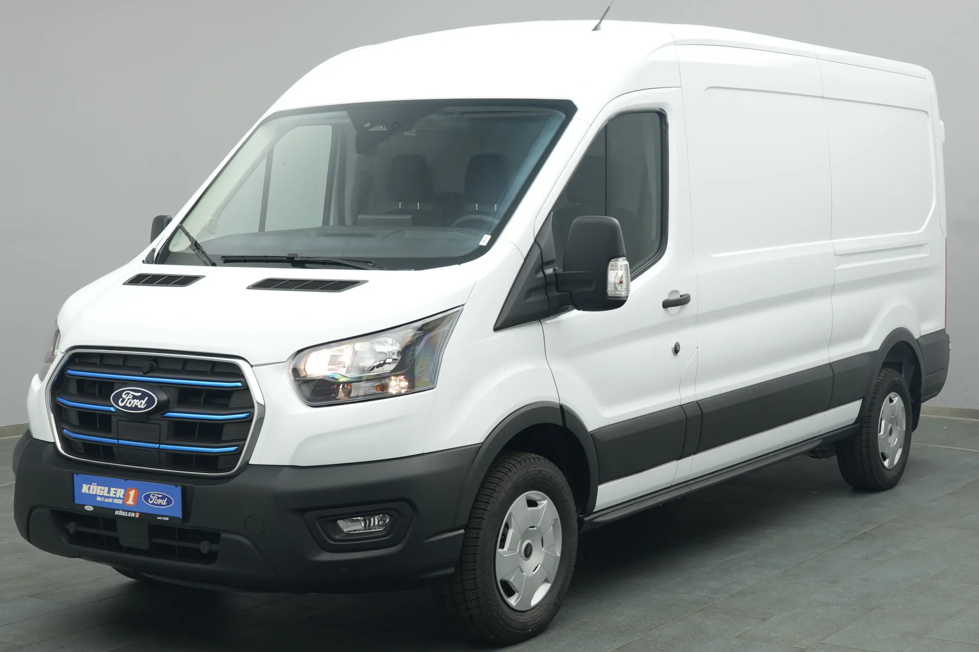 Ford E-Transit Kasten in weiss