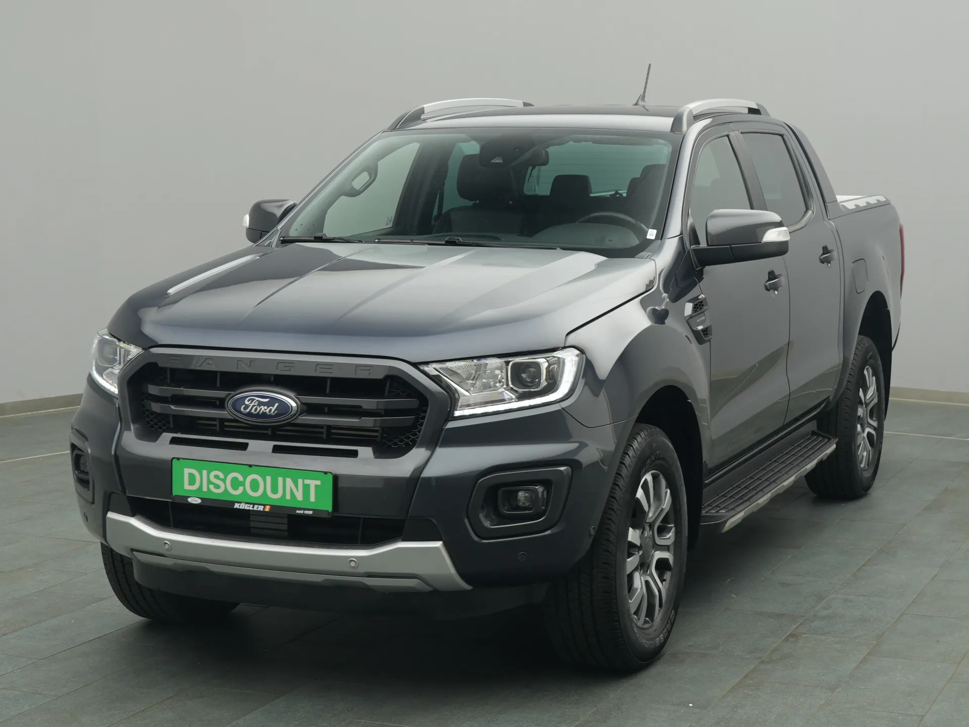 Ford Ranger DoKa Wildtrak in grau