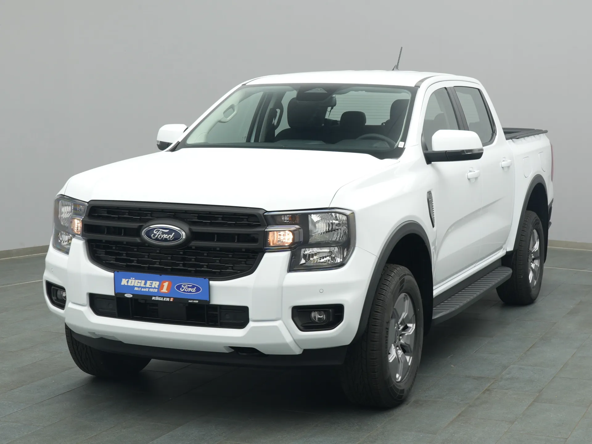 Ford Ranger DoKa XLT in weiss