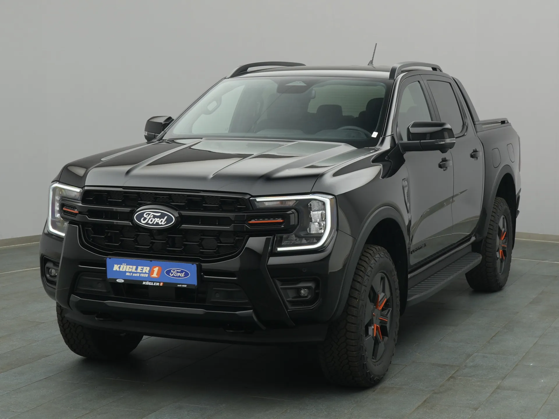 Ford Ranger DoKa Wildtrak in schwarz