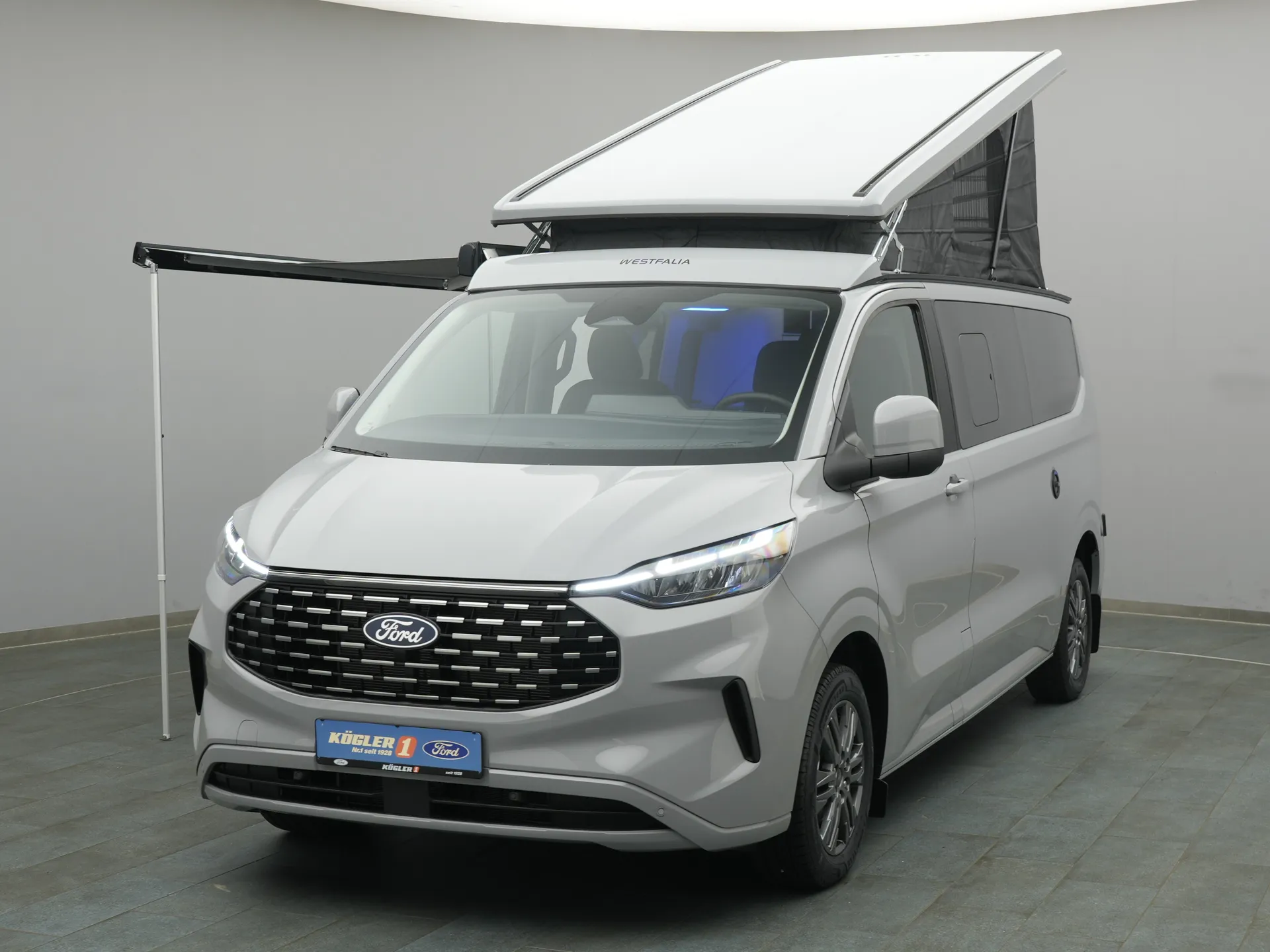 Ford Nugget in grau
