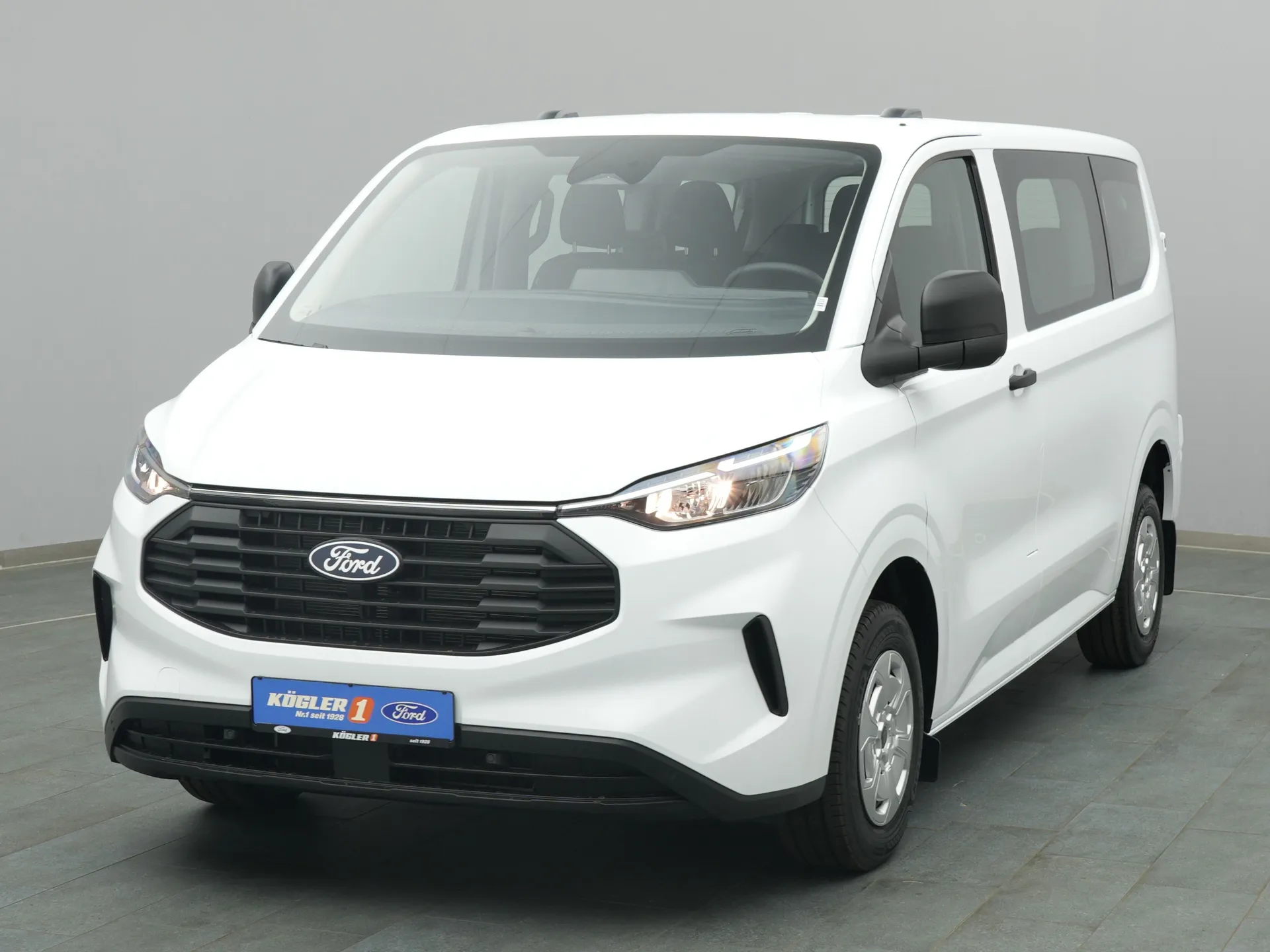 Ford Transit Custom Kombi in weiss